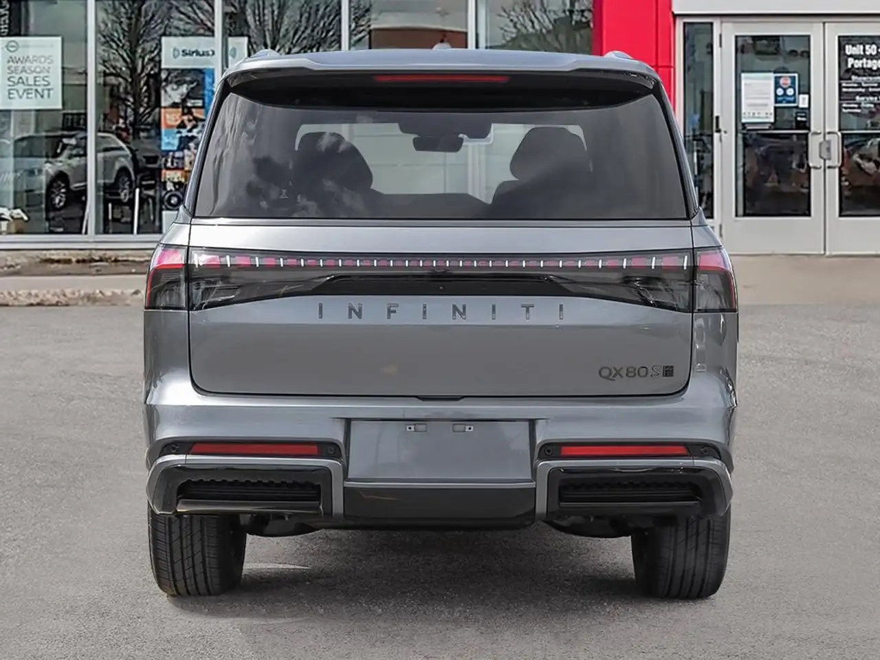 Infiniti QX80 снимка Infiniti QX80