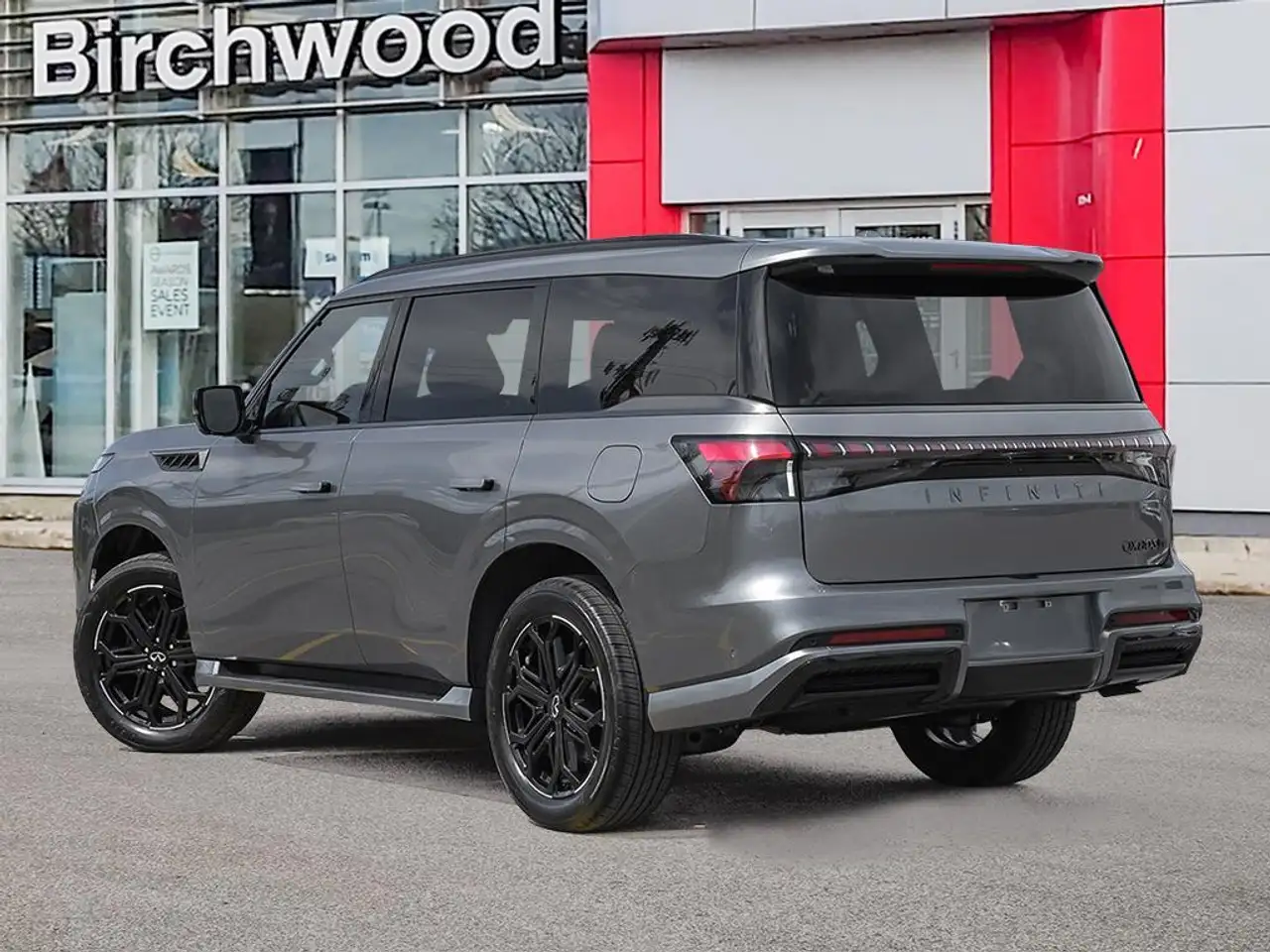 Infiniti QX80 снимка Infiniti QX80