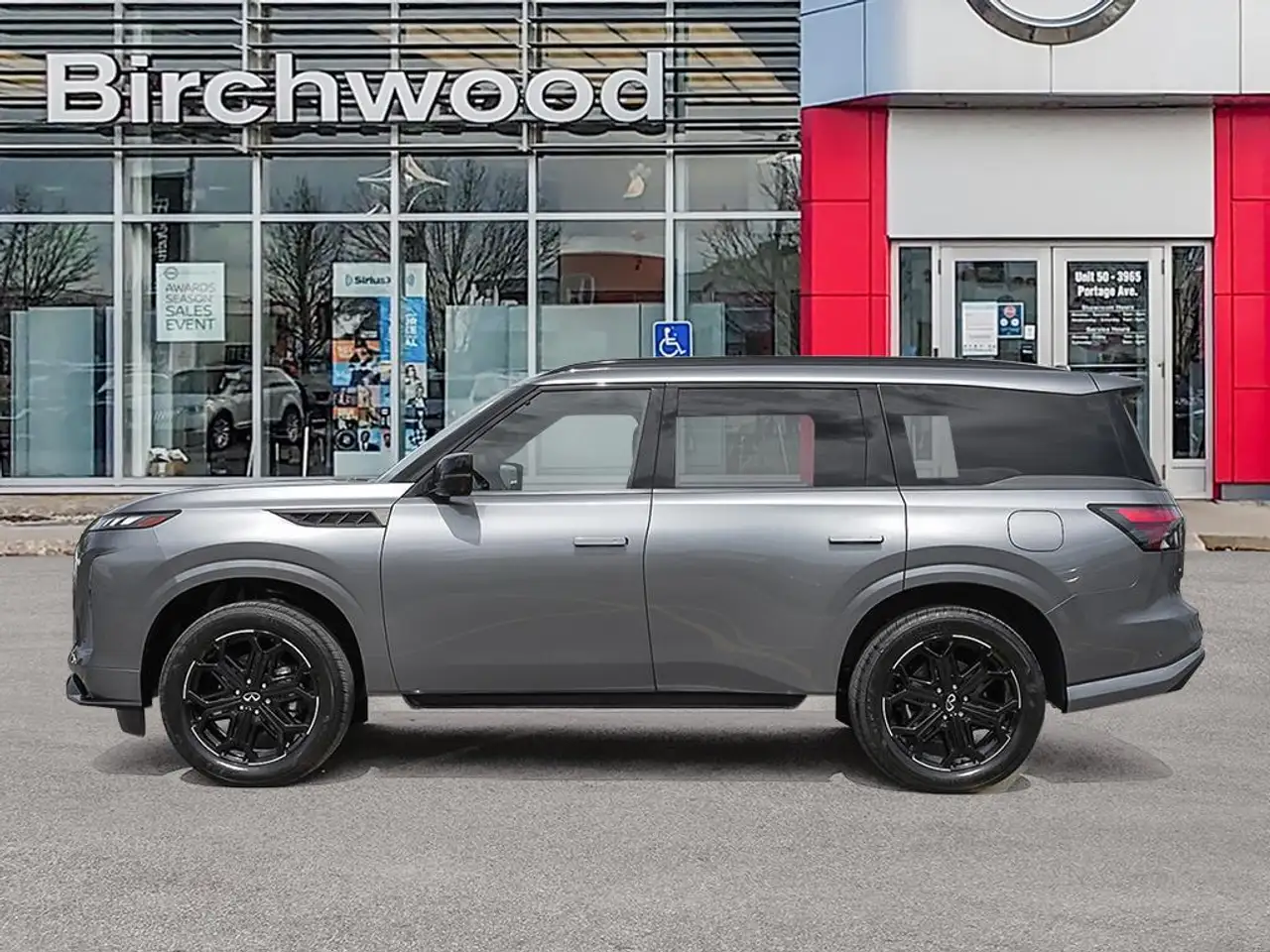 Infiniti QX80 снимка Infiniti QX80