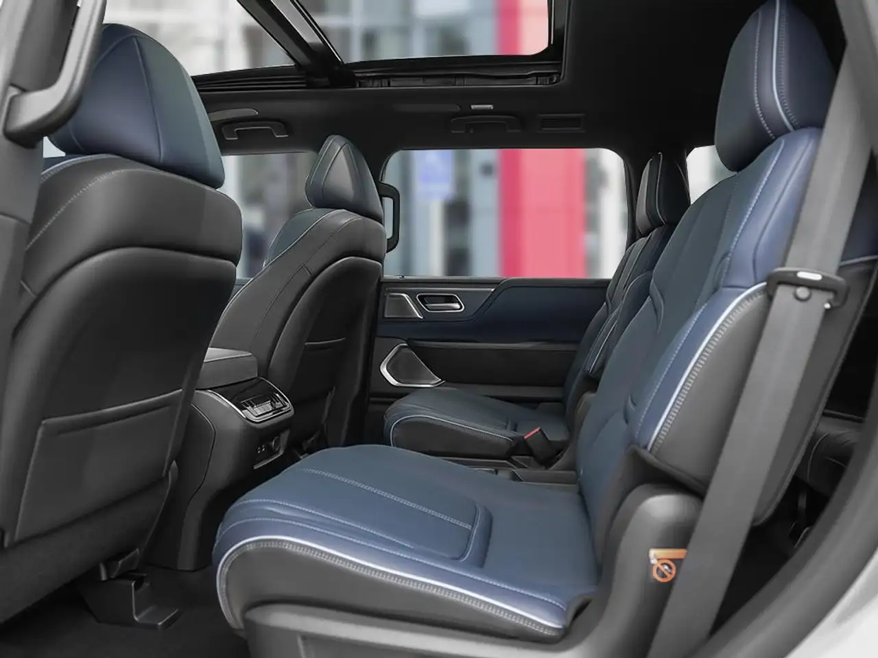Infiniti QX80 снимка Infiniti QX80