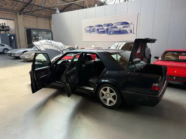 Mercedes-Benz E view 5