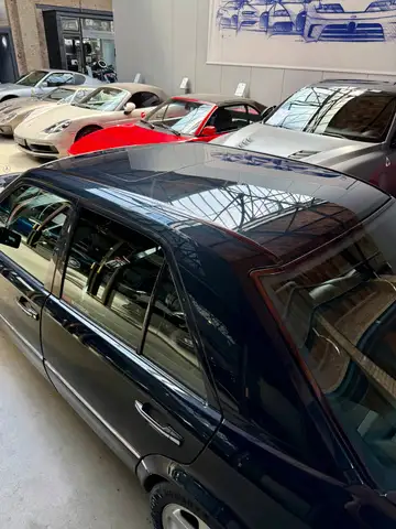 Mercedes-Benz E view 7