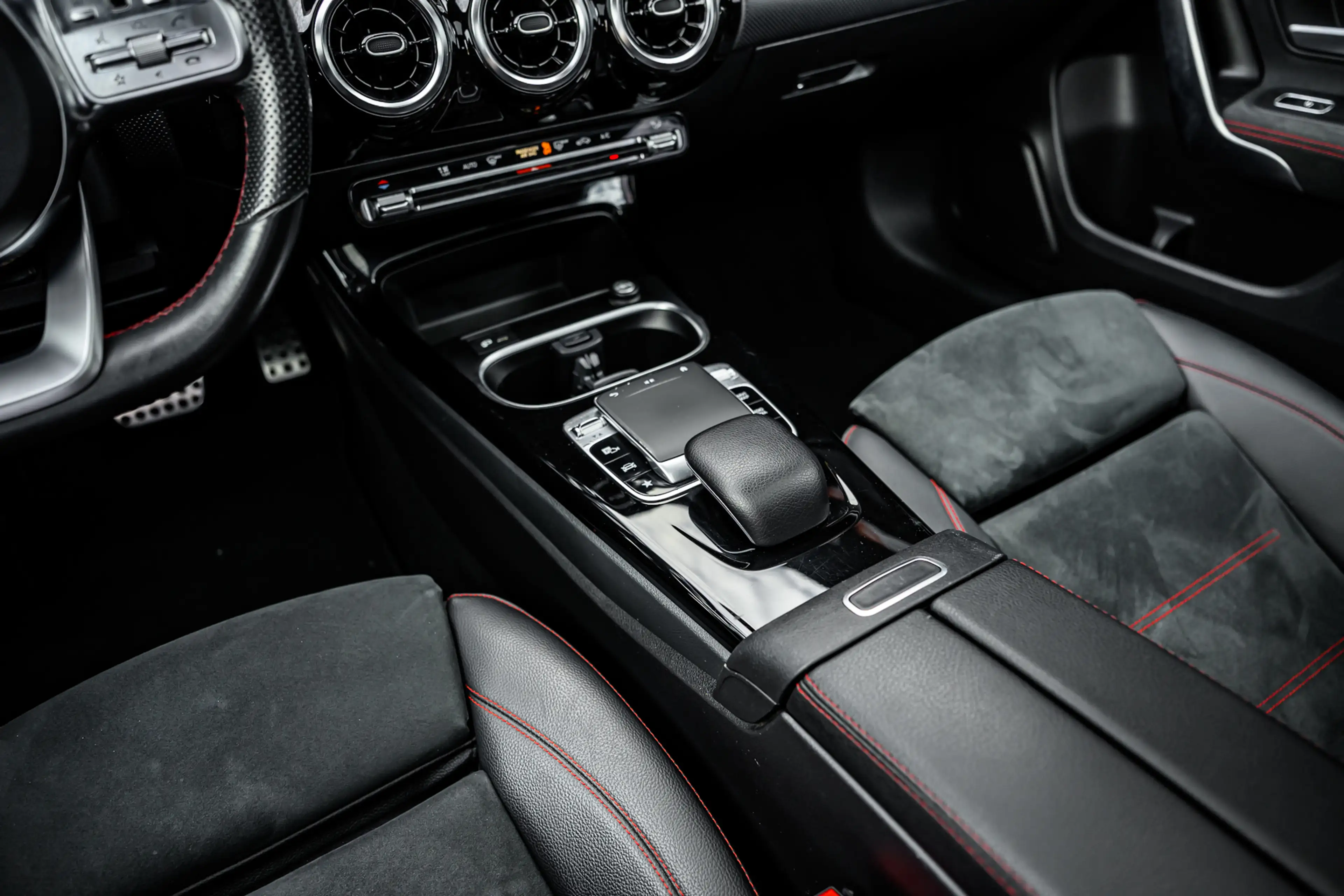 Mercedes-Benz A 180 Premium Plus|Navi|Pdc|Cruise — photo 28