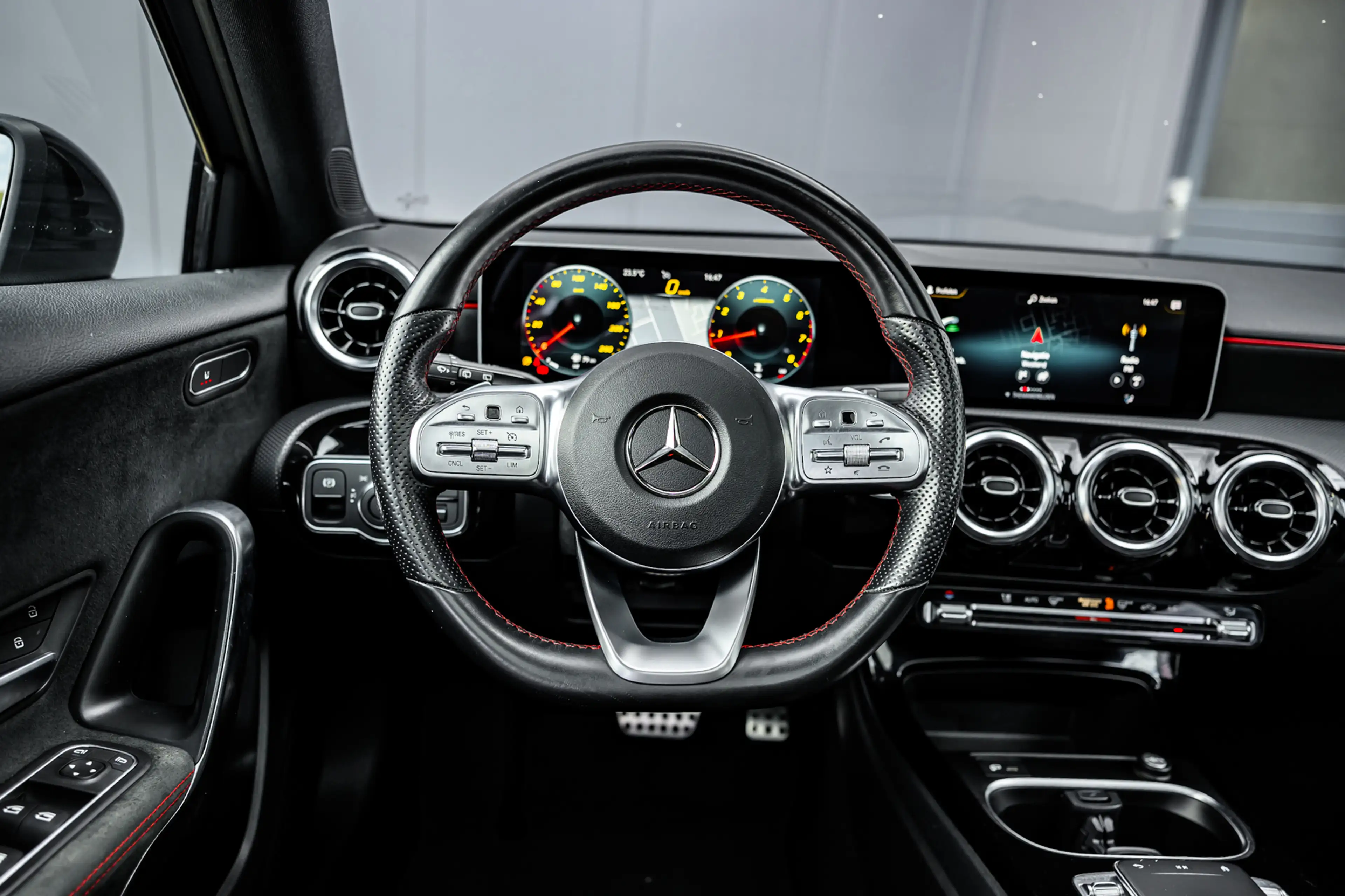 Mercedes-Benz A 180 Premium Plus|Navi|Pdc|Cruise — photo 15