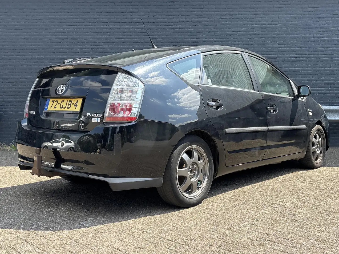 Toyota Prius 1.5 VVT-i Comfort | Cruise | Climate | Zwart - 2