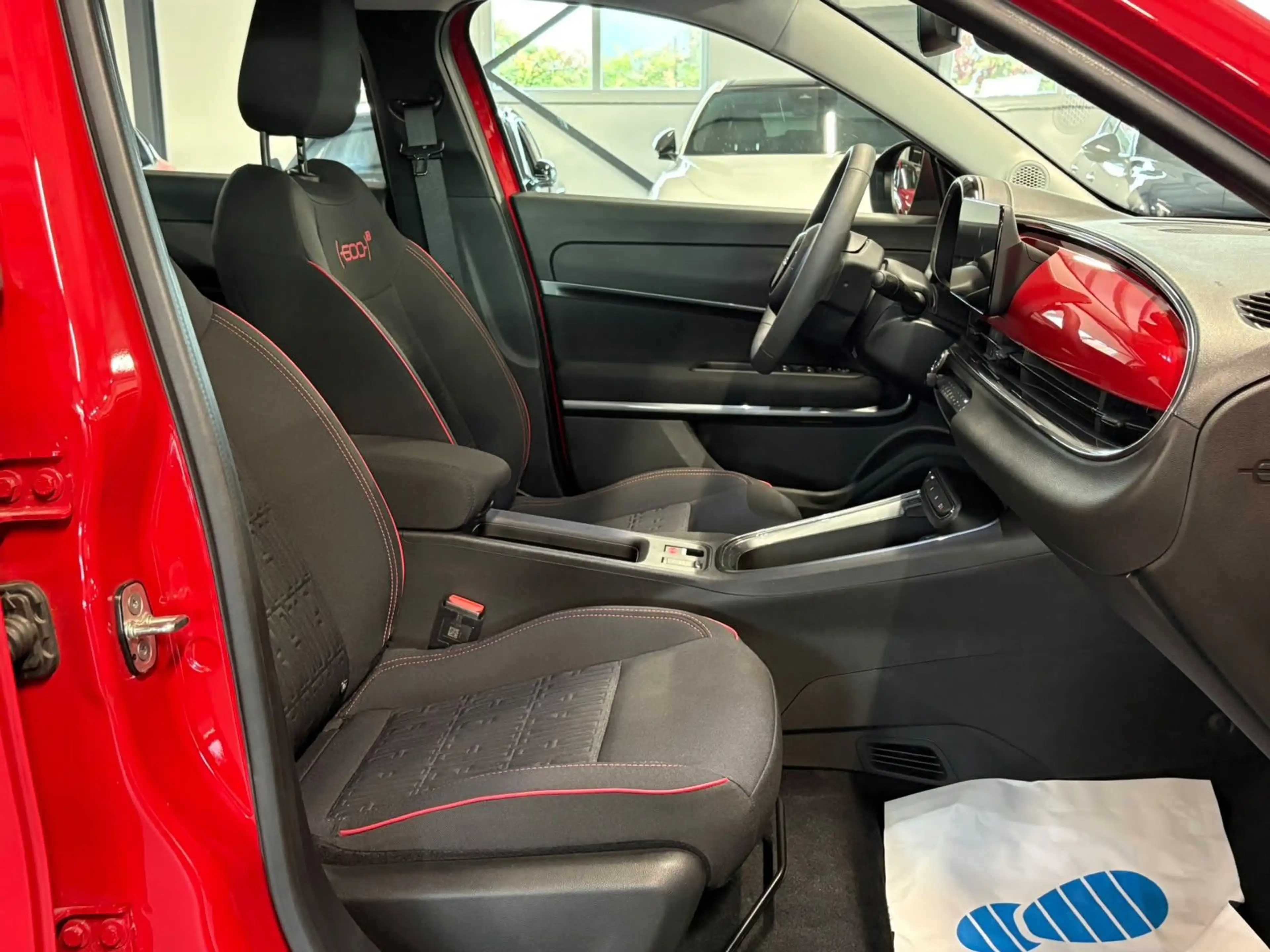 Fiat 600e RED 11KW LED+PDC+TEMP+SPUR.AS+CARPLAY+DAB+ — photo 15