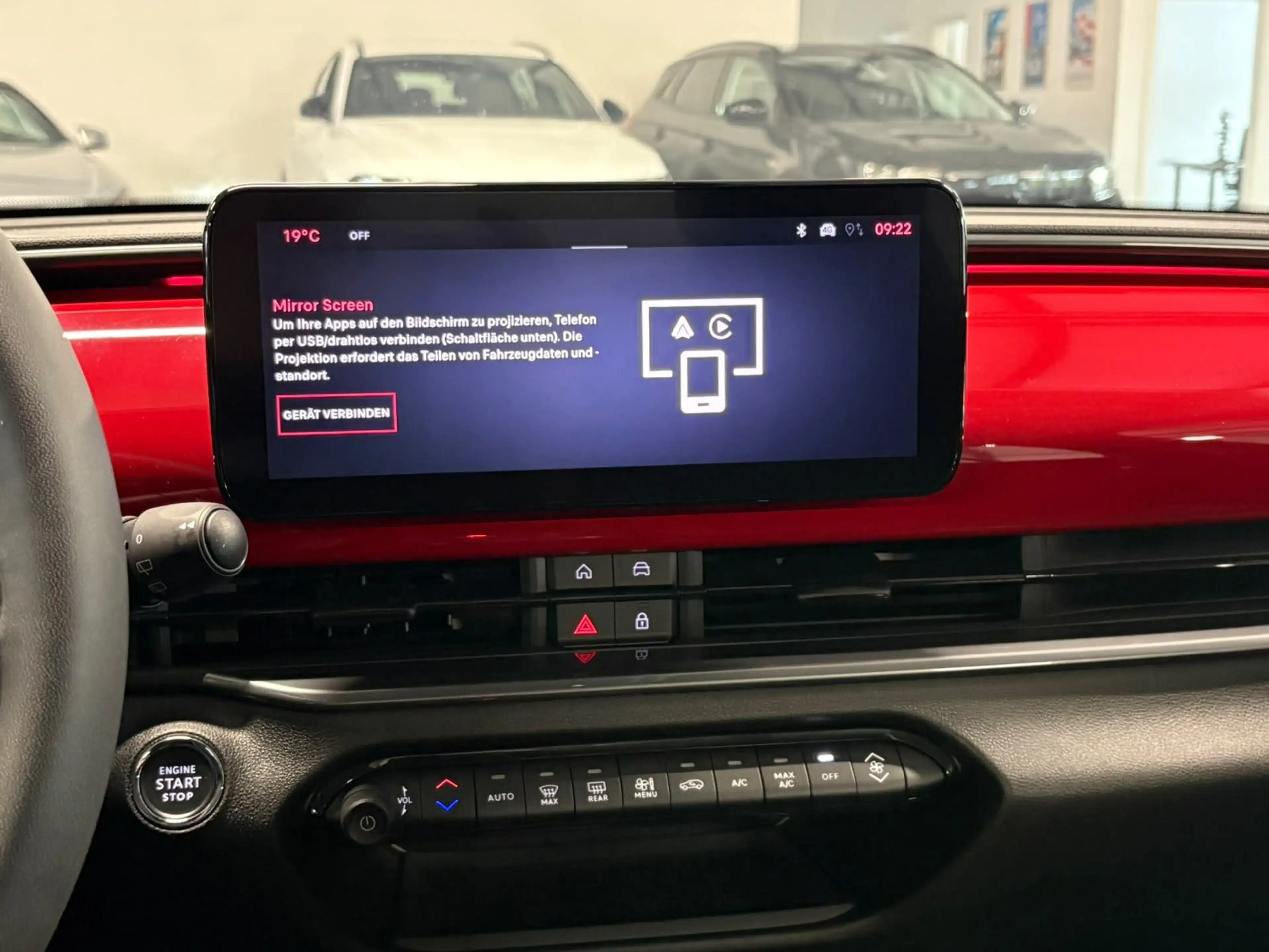 Fiat 600e RED 11KW LED+PDC+TEMP+SPUR.AS+CARPLAY+DAB+ — photo 9