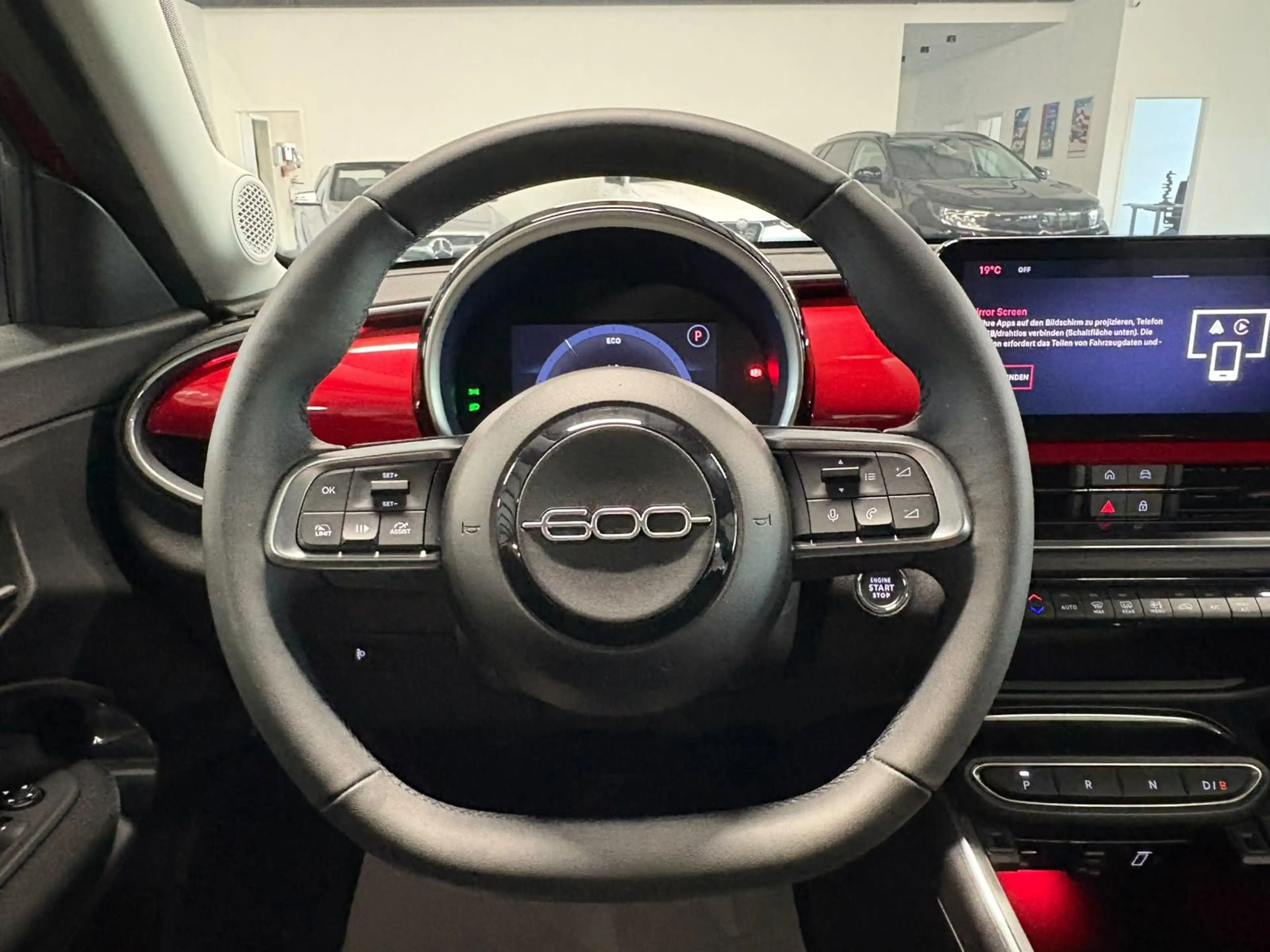 Fiat 600e RED 11KW LED+PDC+TEMP+SPUR.AS+CARPLAY+DAB+ — photo 8