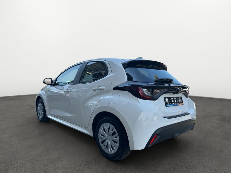 Toyota Yaris Hybrid 116 1.5 VVT-i Business Edition — photo 3