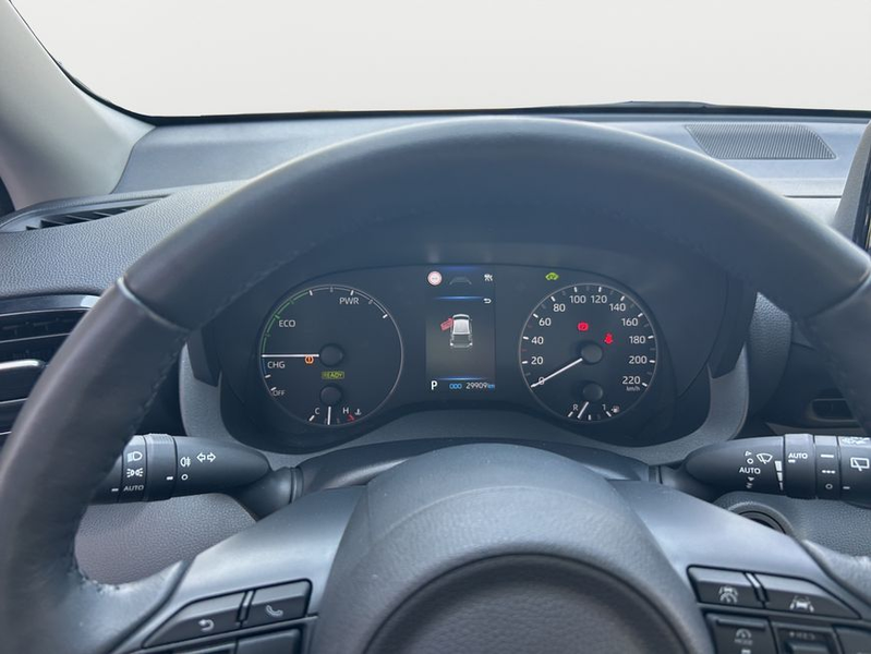 Toyota Yaris Hybrid 116 1.5 VVT-i Business Edition — photo 12