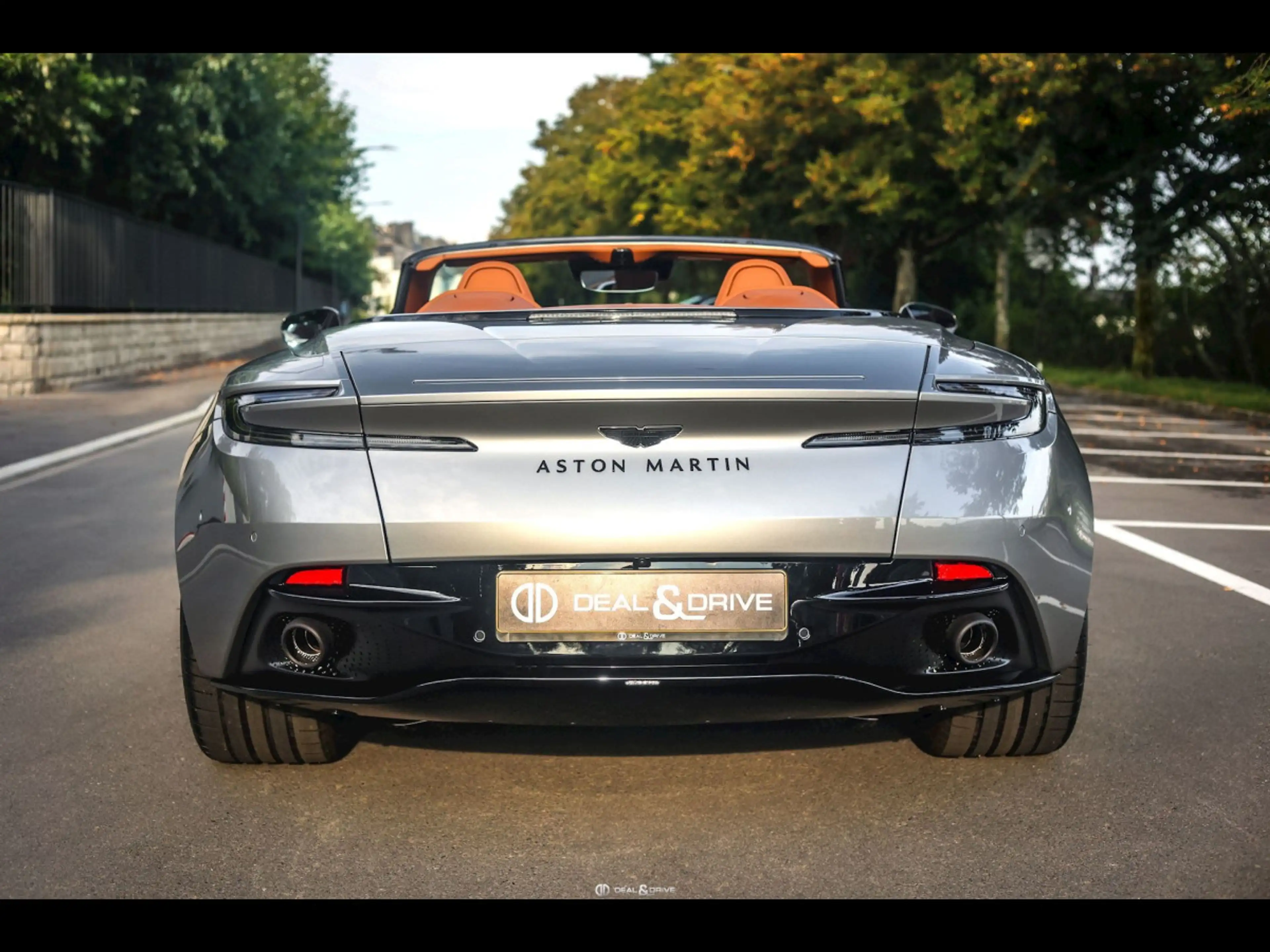Aston Martin DB12 VOLANTE°SPIRIT SILVER°PPF°BLACK PACK°B&W°21'' — photo 4
