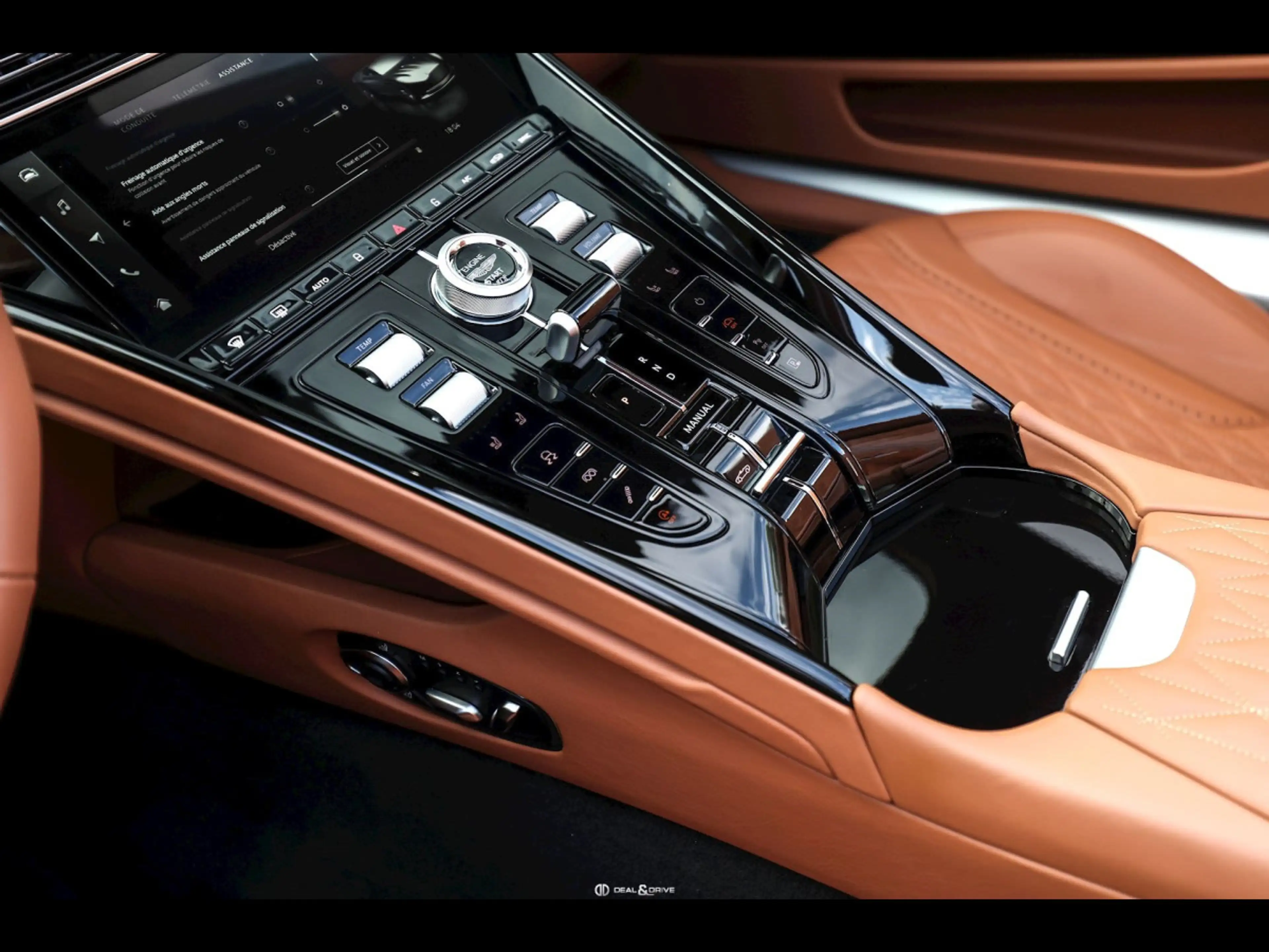 Aston Martin DB12 VOLANTE°SPIRIT SILVER°PPF°BLACK PACK°B&W°21'' — photo 14