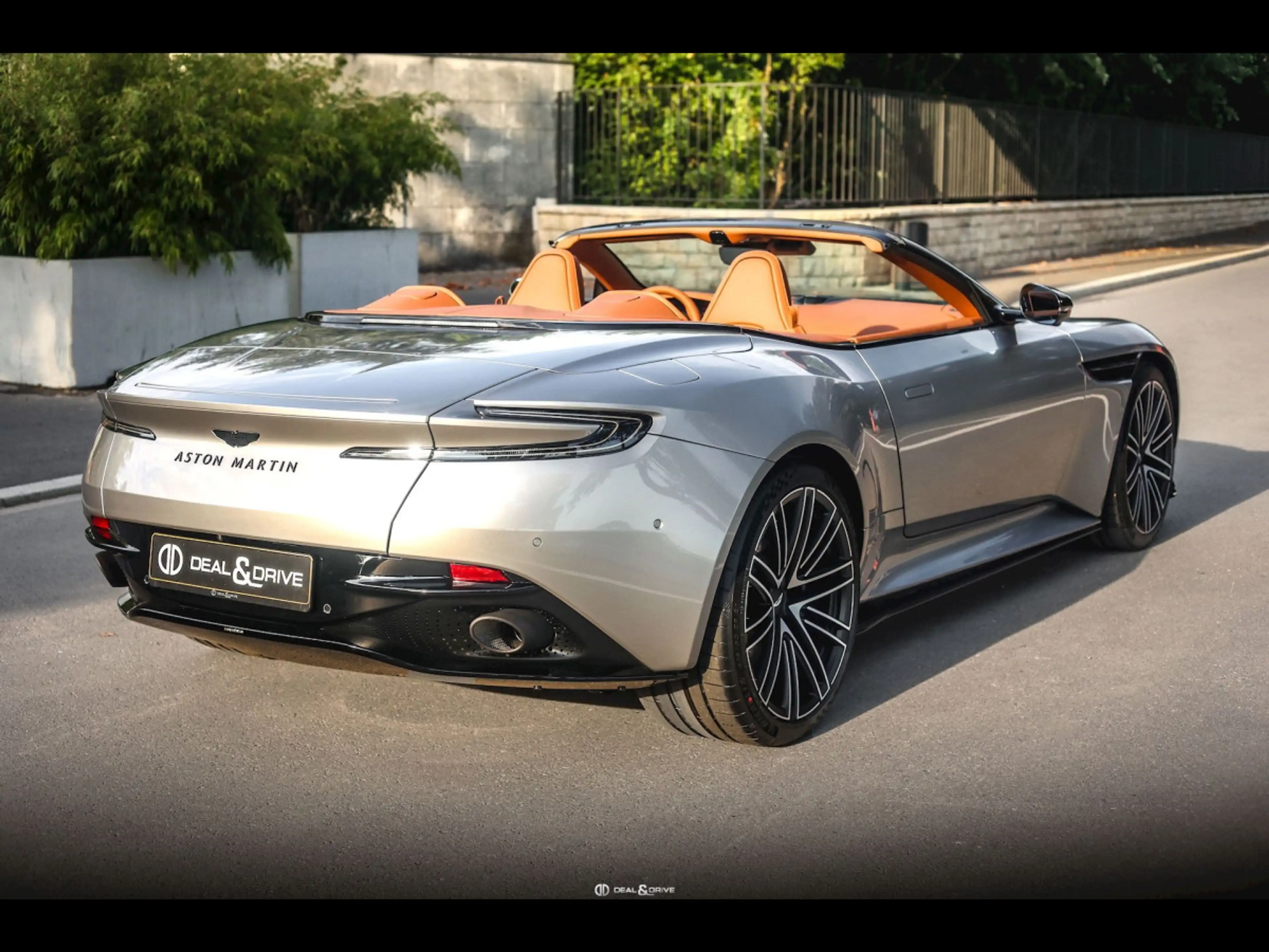 Aston Martin DB12 VOLANTE°SPIRIT SILVER°PPF°BLACK PACK°B&W°21'' — photo 7