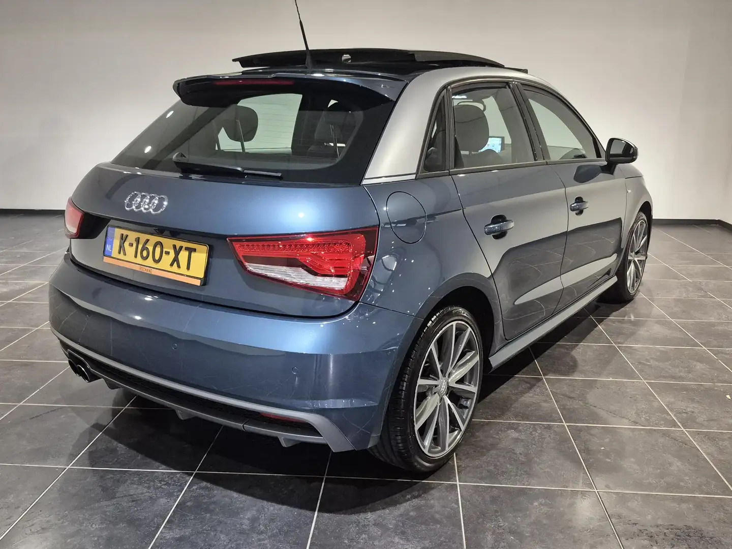 Audi A1 Sportback 1.4 TFSI Advance Sport Navigatie | Panor Blauw - 2