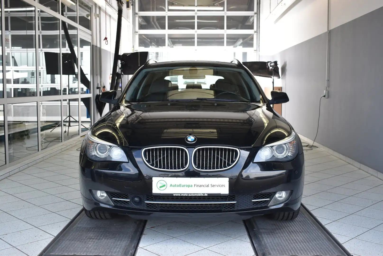 BMW 525 d Touring xDrive Steptronic Xenon*Navi*PDC Černá - 2