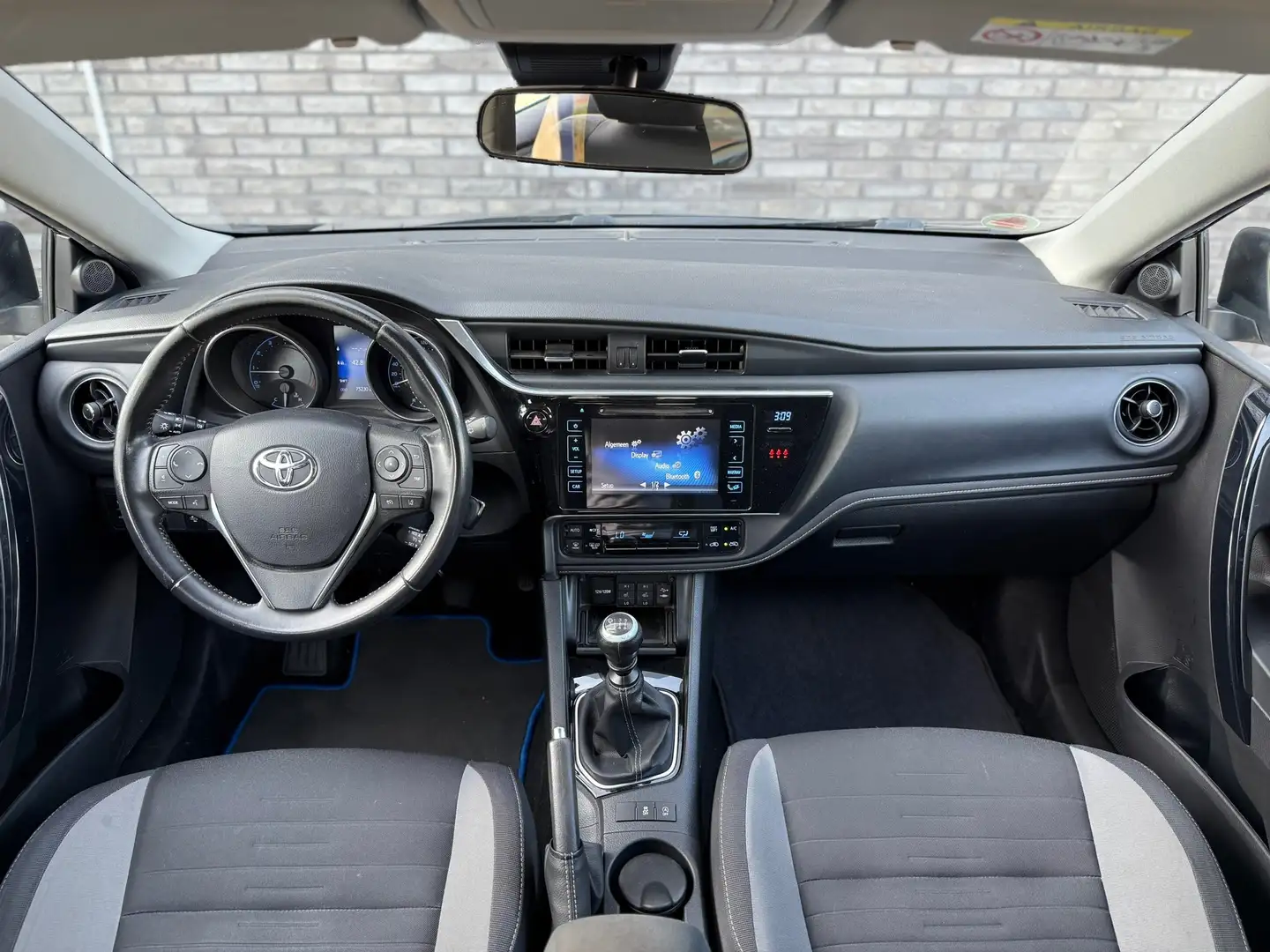 Toyota Auris Touring Sports 1.2T Camera|PCS|Lane Assist|Stoelve Gris - 2