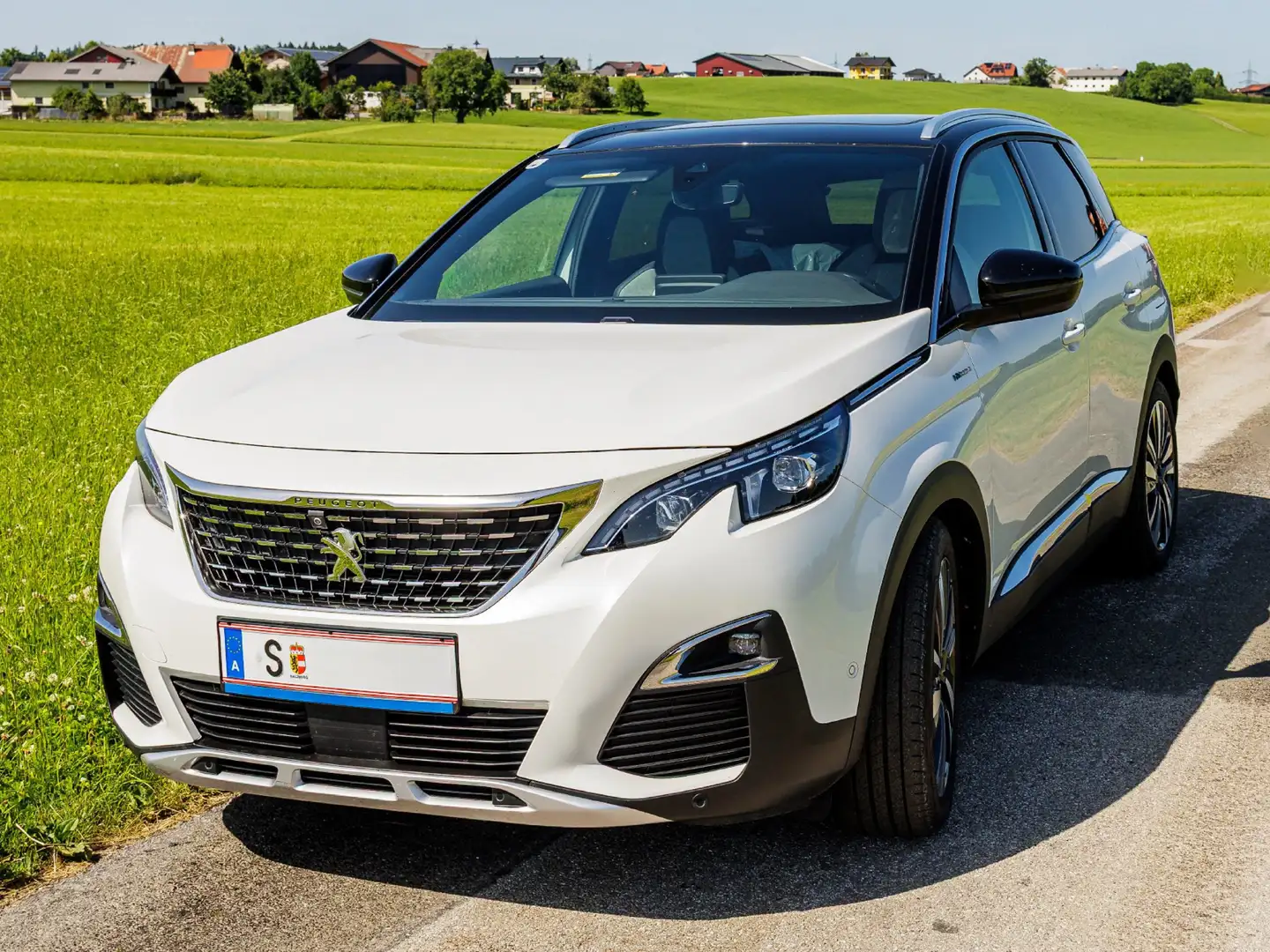 Peugeot 3008 3008 GT Line HYBRID4 300 e-EAT8 Weiß - 1