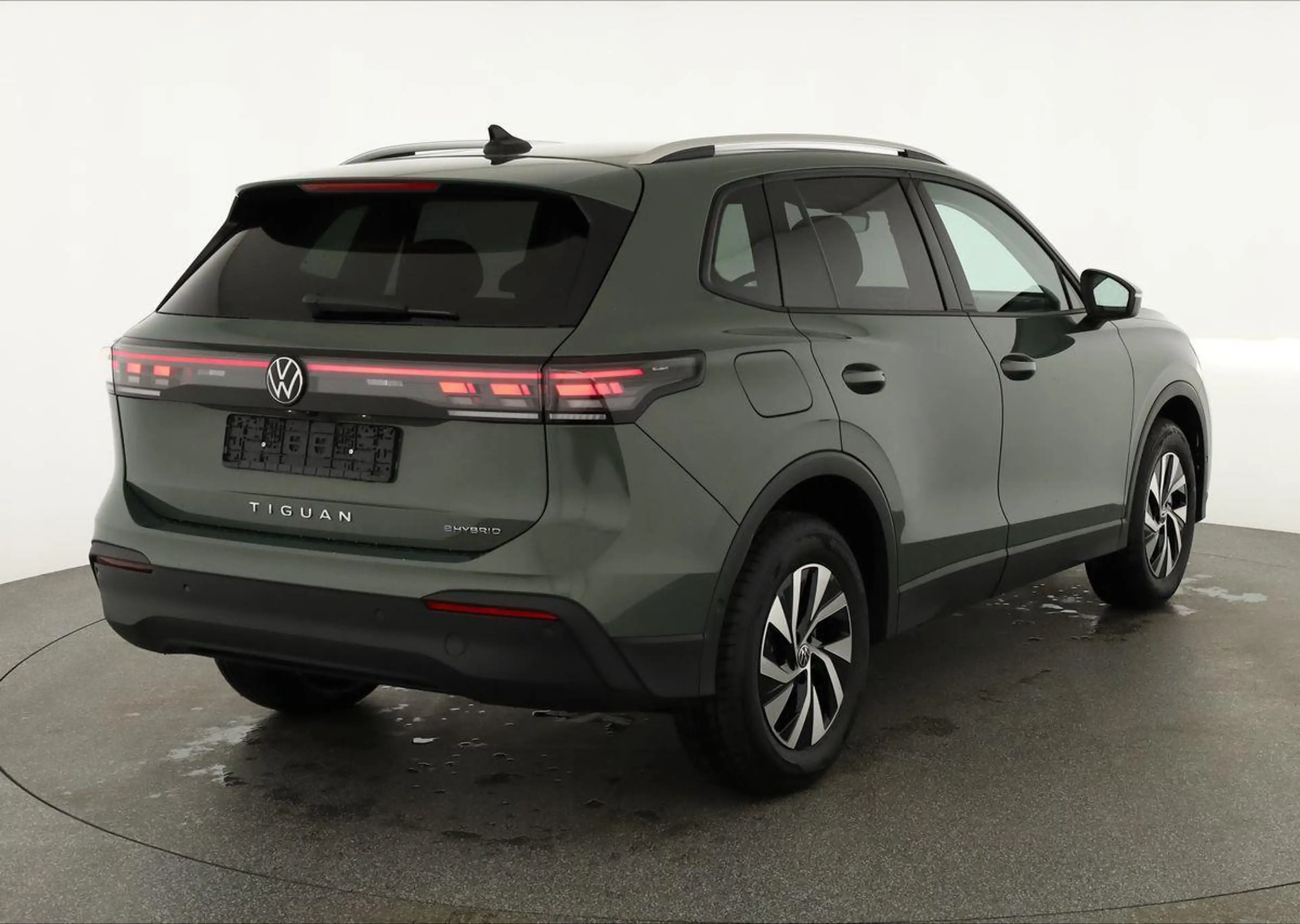 Volkswagen Tiguan 1.5 TSI eHybrid 150 kW Life DSG Life, AHK, Navi... — photo 2