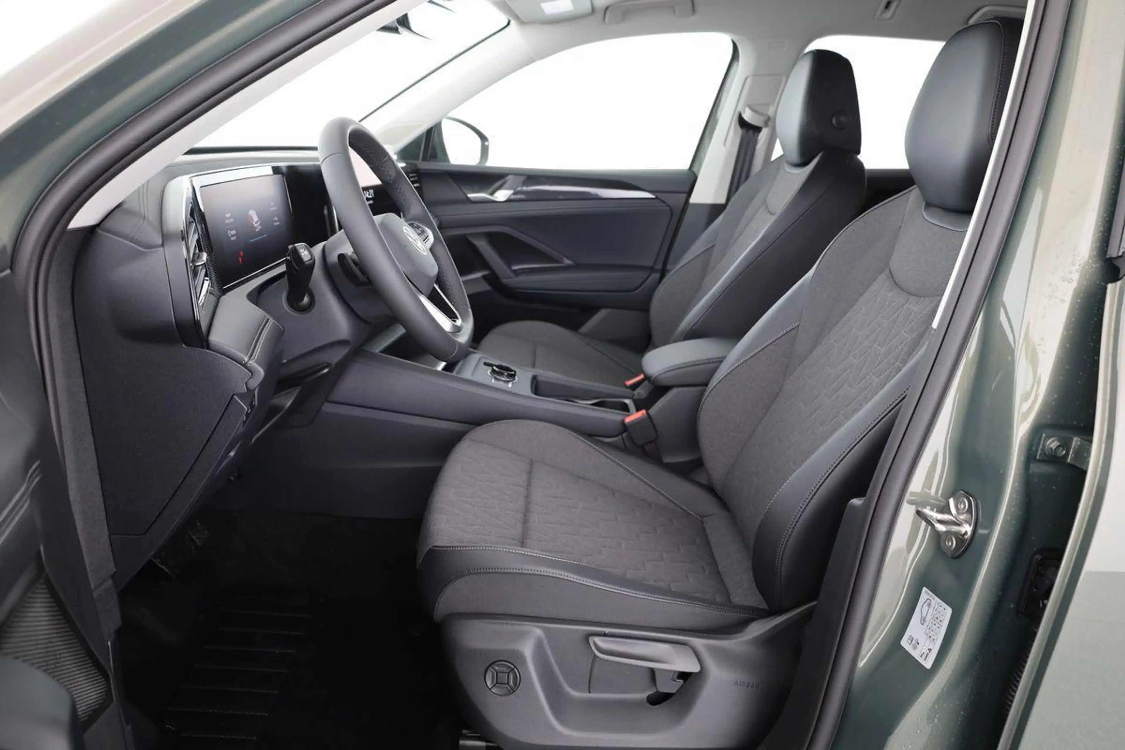 Volkswagen Tiguan 1.5 TSI eHybrid 150 kW Life DSG Life, AHK, Navi... — photo 9
