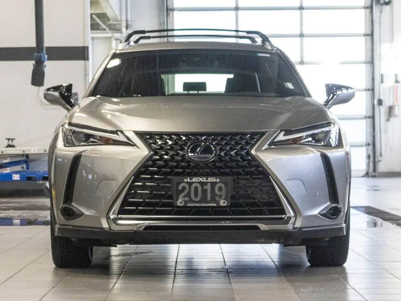 Lexus UX снимка Lexus UX