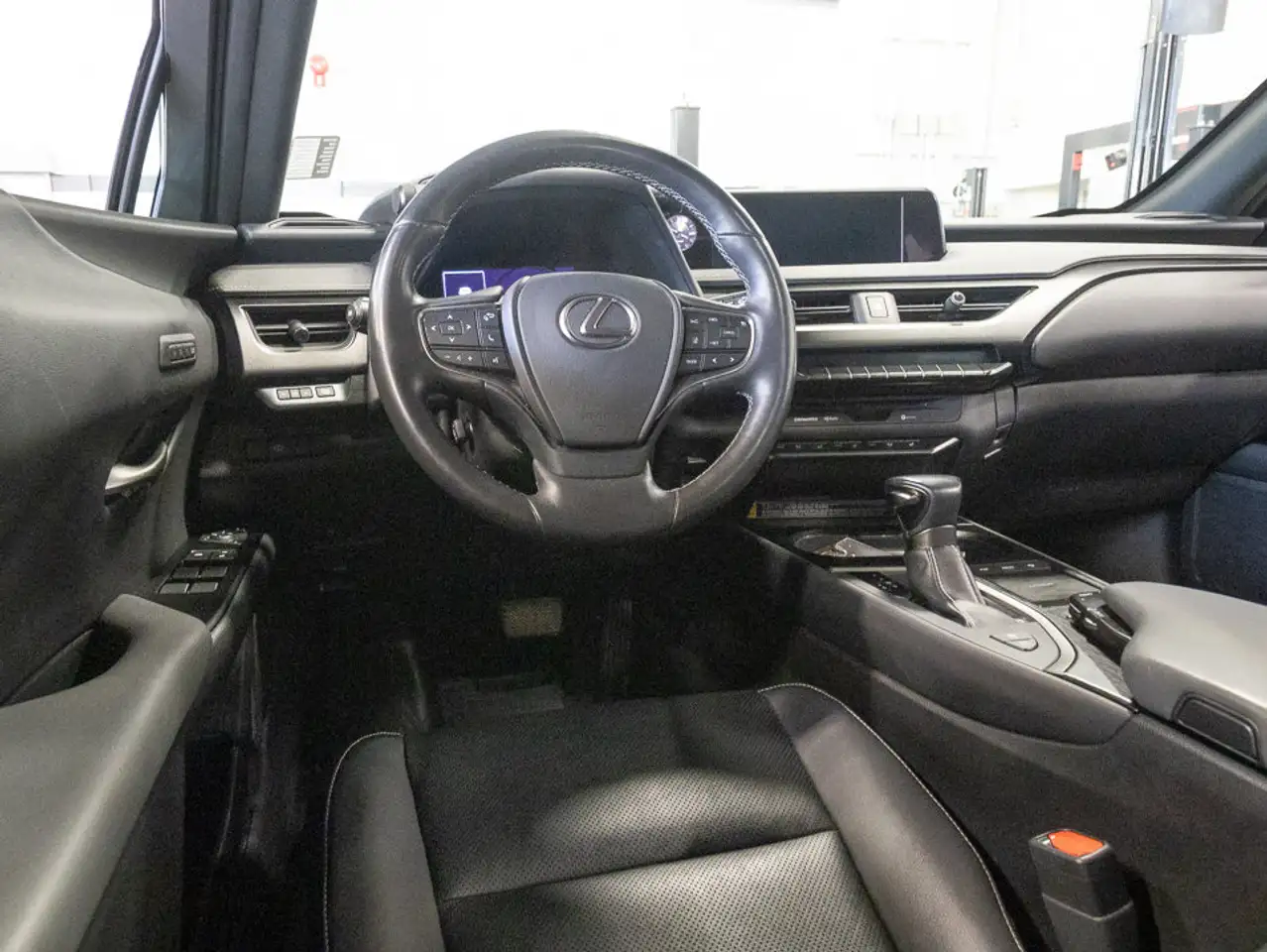 Lexus UX снимка Lexus UX
