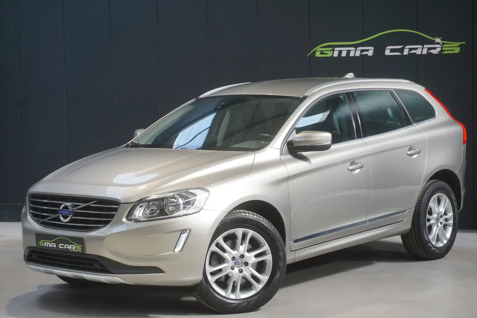 Volvo XC60 2.0 D4 Summum Automaat-Navi-Leder-Euro6b-Garantie Beige - 1