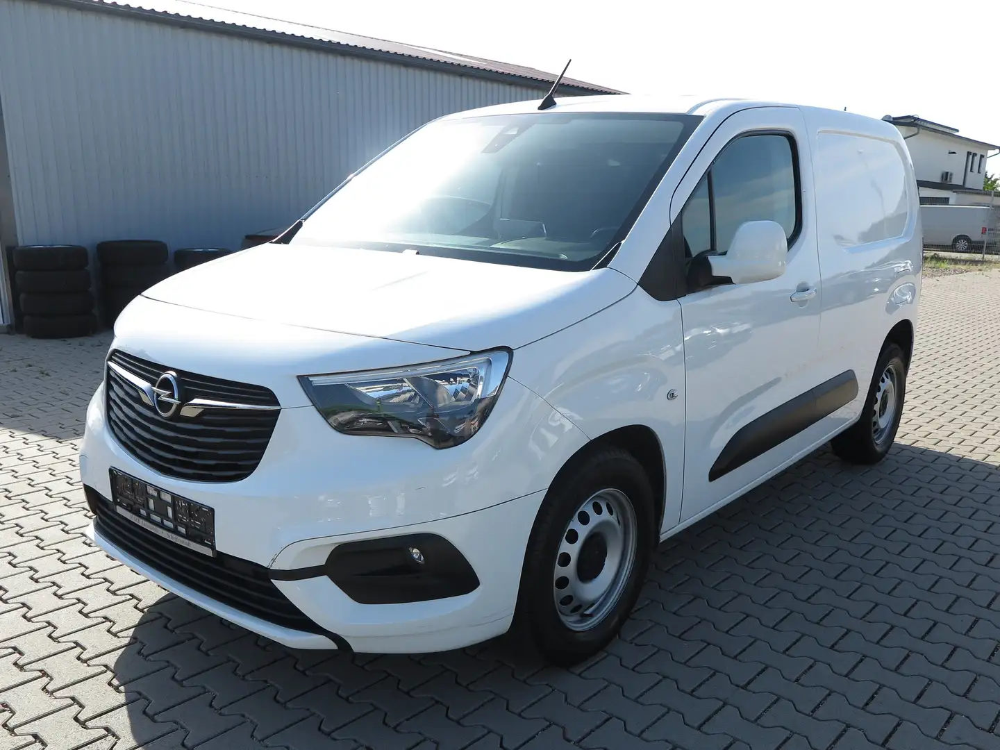 Opel Combo Edition Automatik Standheizung Extras Weiß - 1