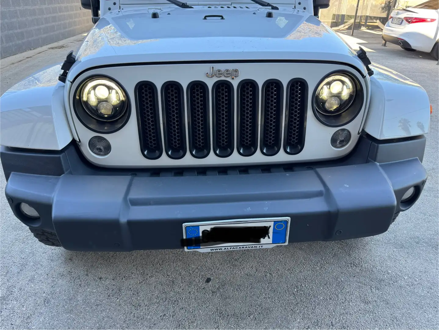 Jeep Wrangler Wrangler Unlimited 2.8 crd Sahara auto E5+ Biały - 2