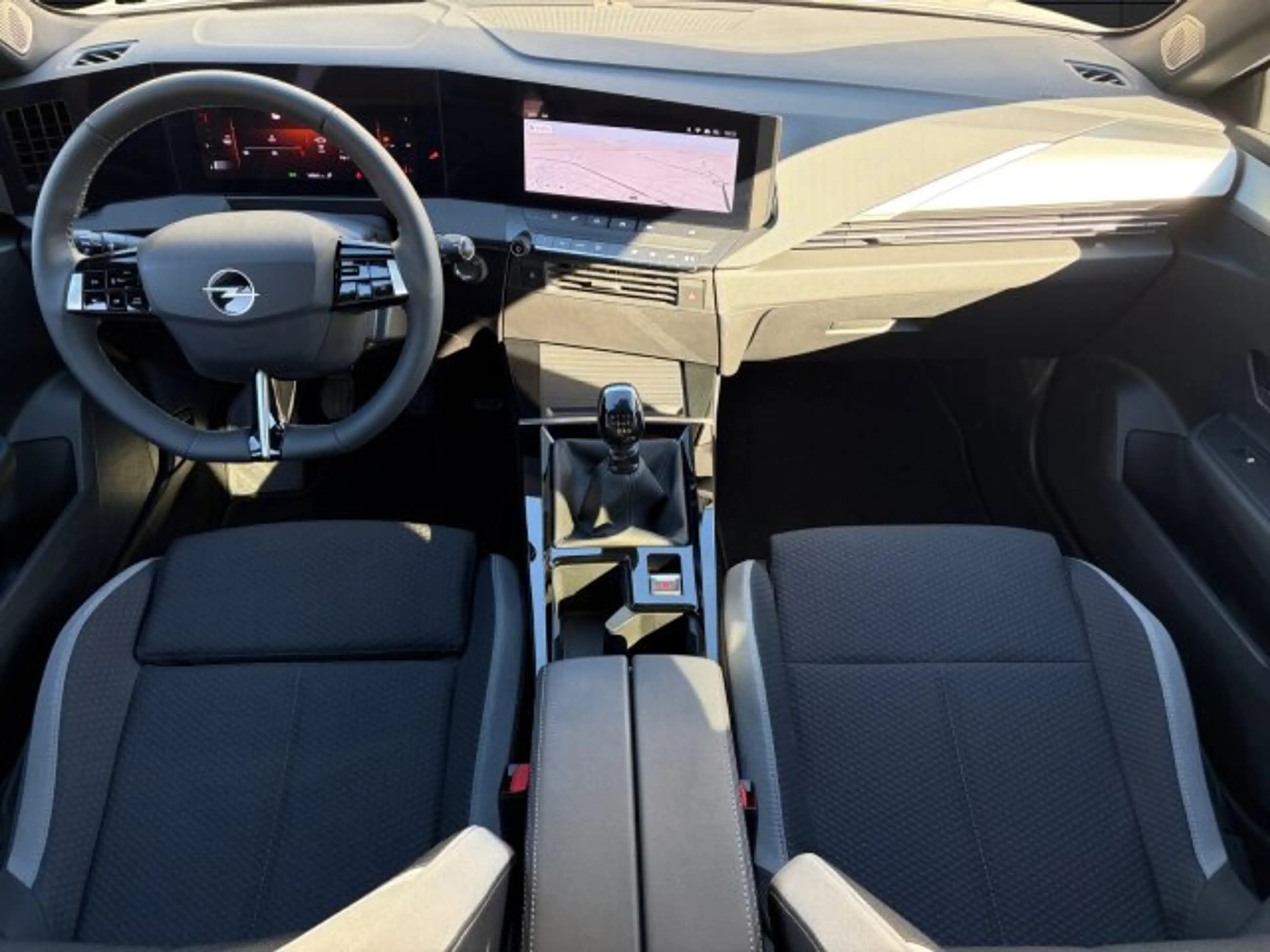 Opel Astra L ST 1.2 Turbo Edition Klimaautomatik Sitzheizung (SIDE) — photo 12