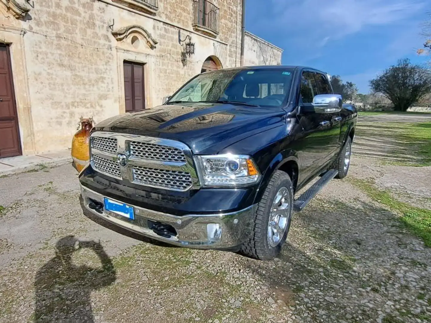 Dodge RAM Ram 5.7 V8 Quad Cab MB LaRamie Gpl 395cv at8 Nero - 1