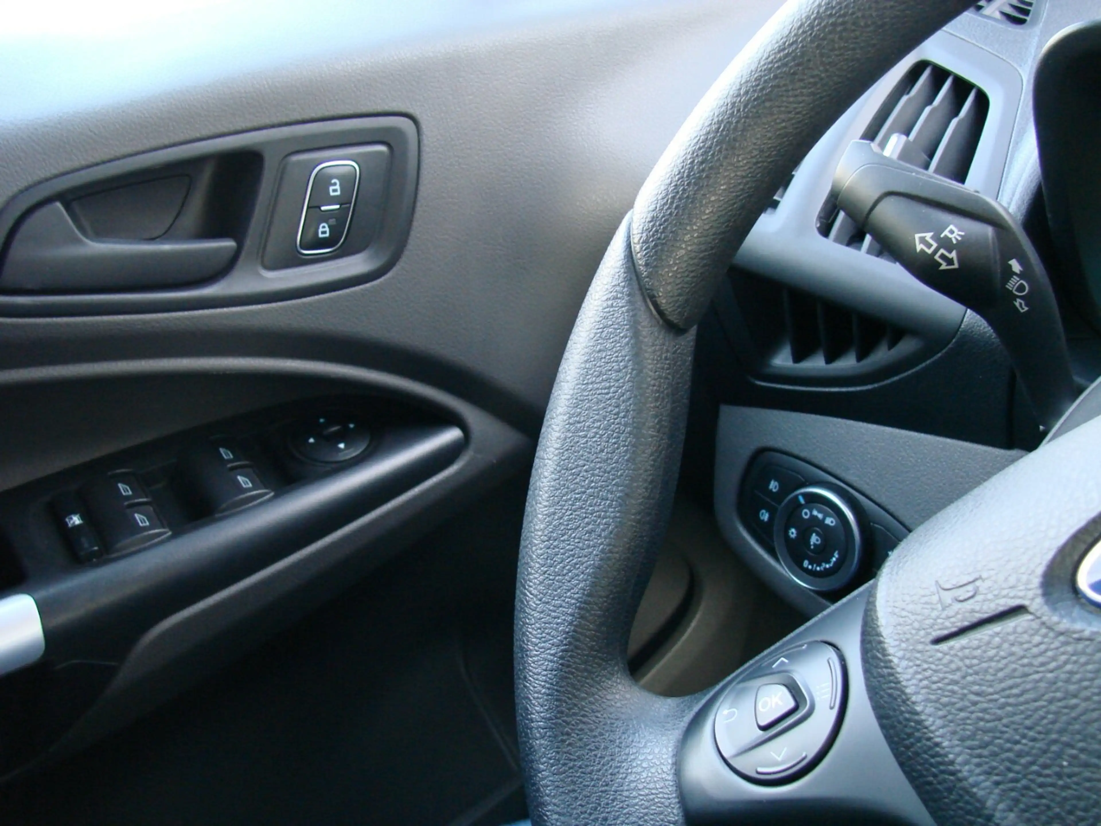 Ford Transit Connect 1.5L-TDCi Kombi Trend L2 AHK Erhöhte Nutzlast Kame — photo 9