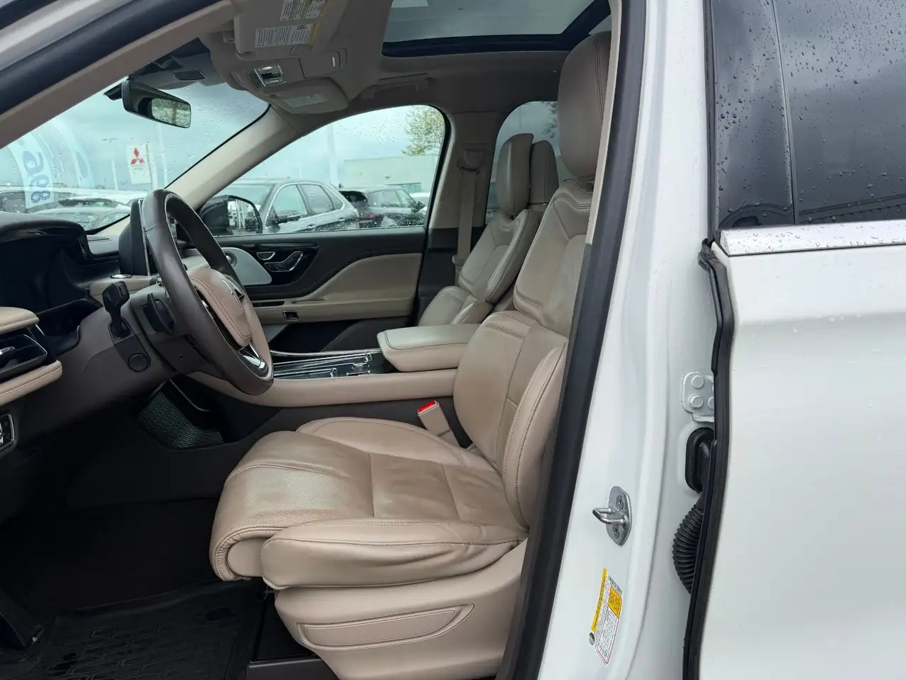 Lincoln Aviator снимка Lincoln Aviator