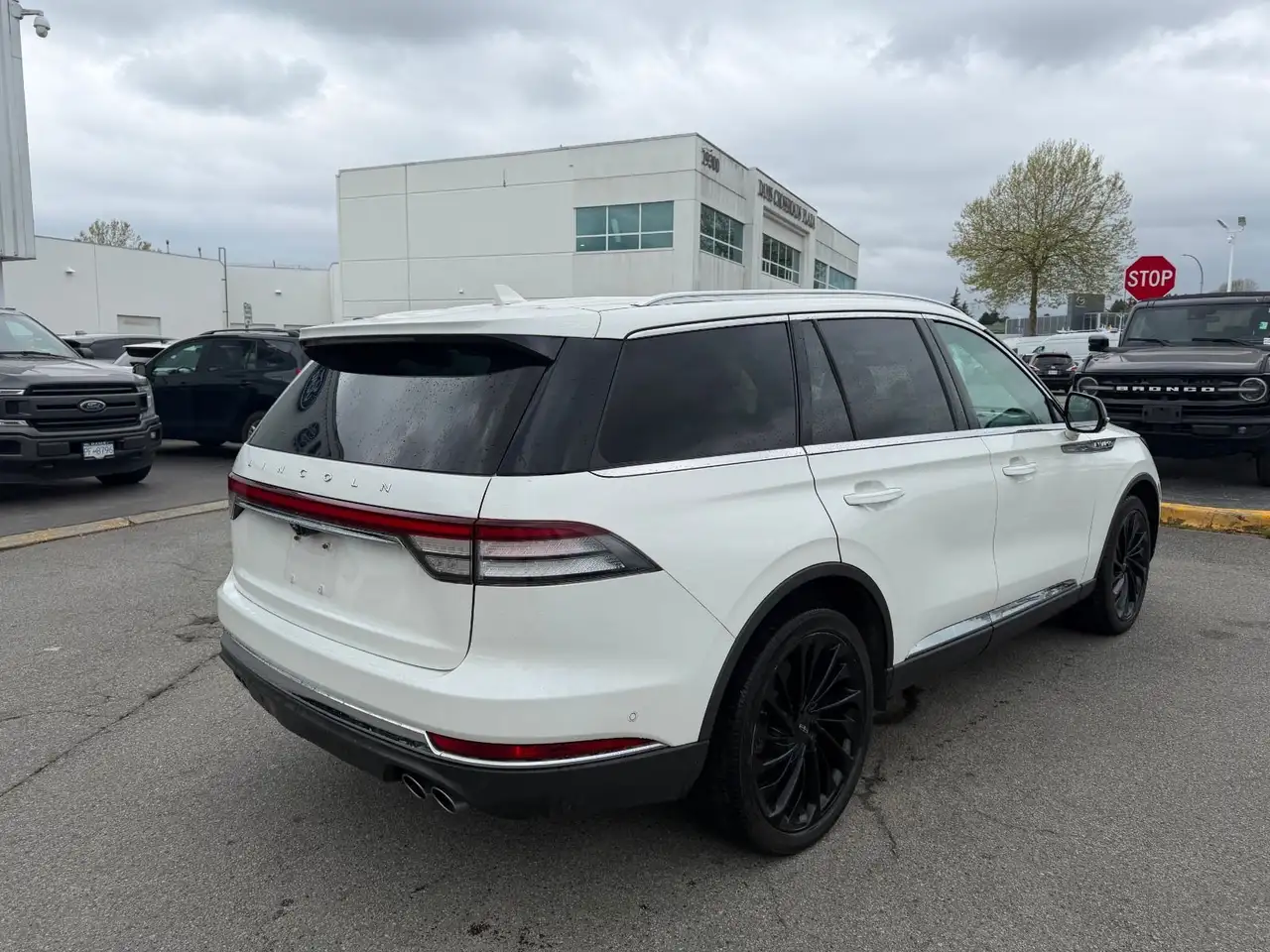 Lincoln Aviator снимка Lincoln Aviator