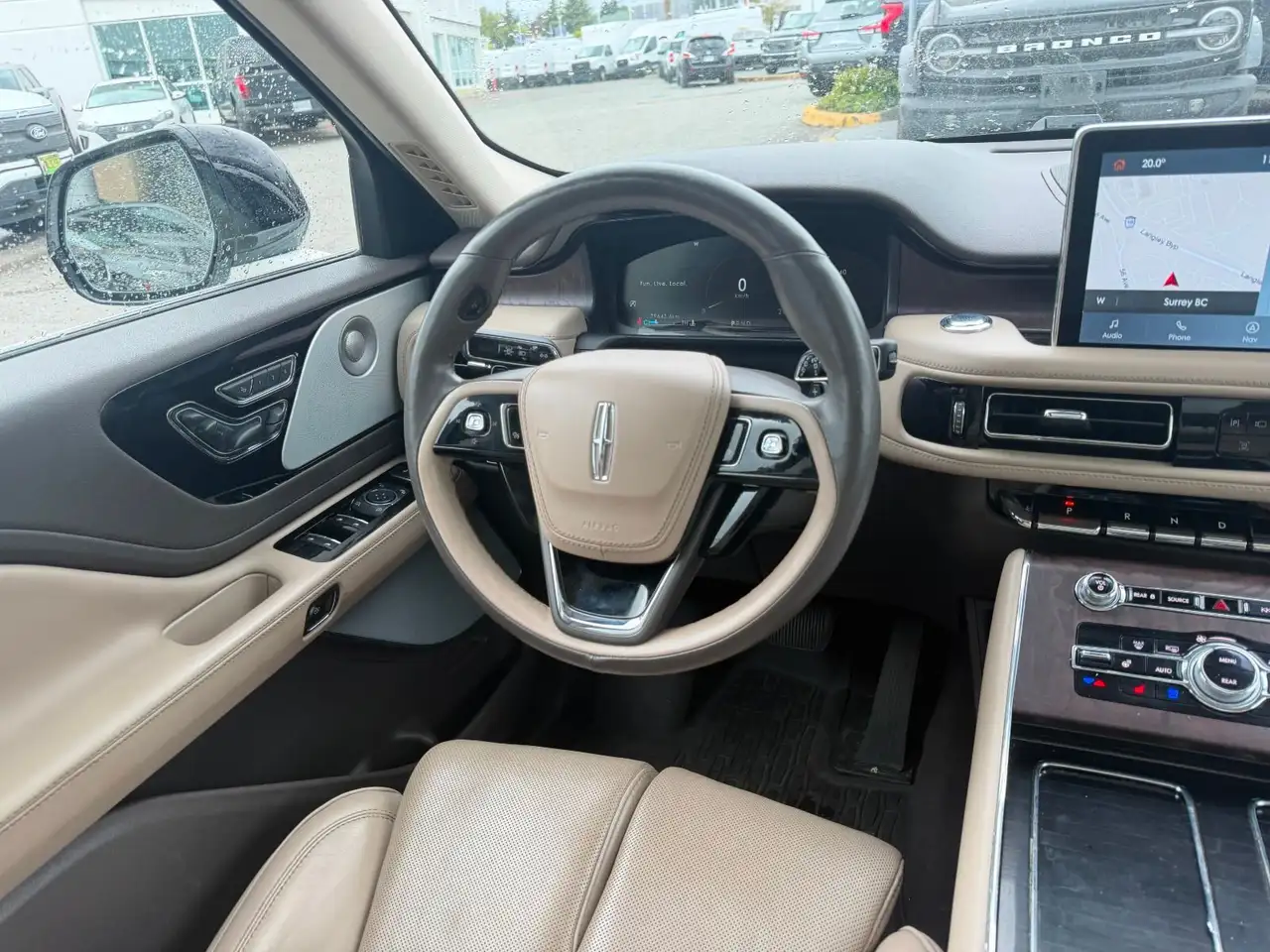 Lincoln Aviator снимка Lincoln Aviator