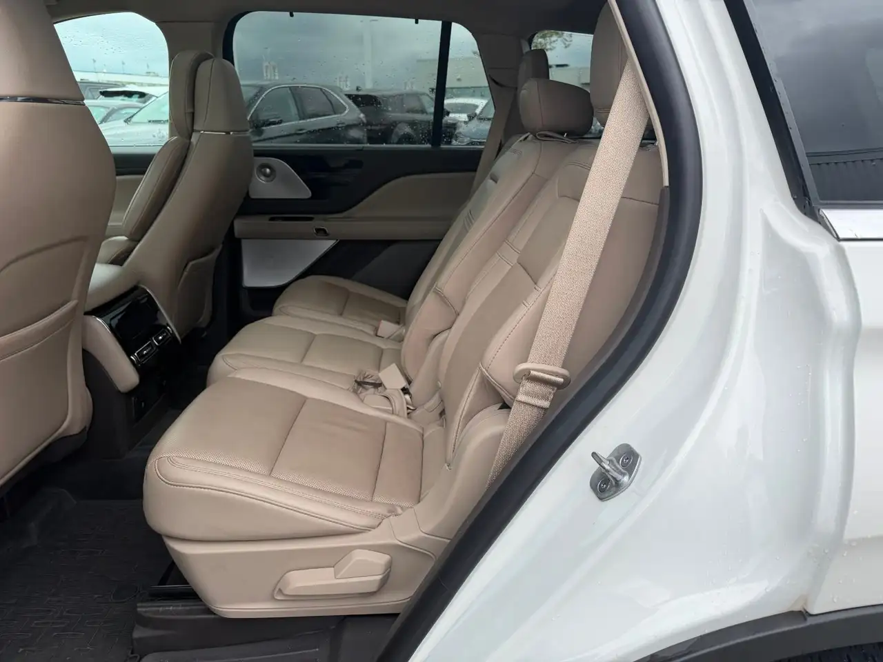 Lincoln Aviator снимка Lincoln Aviator