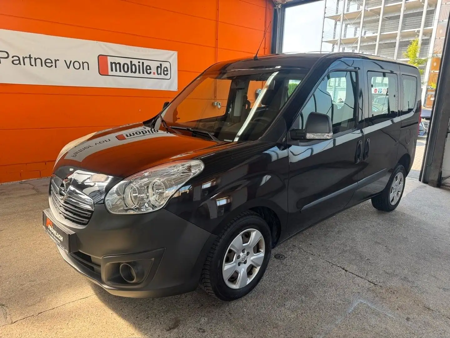 Opel Combo D Selection 1.6 CDTI Automatik Schwarz - 1