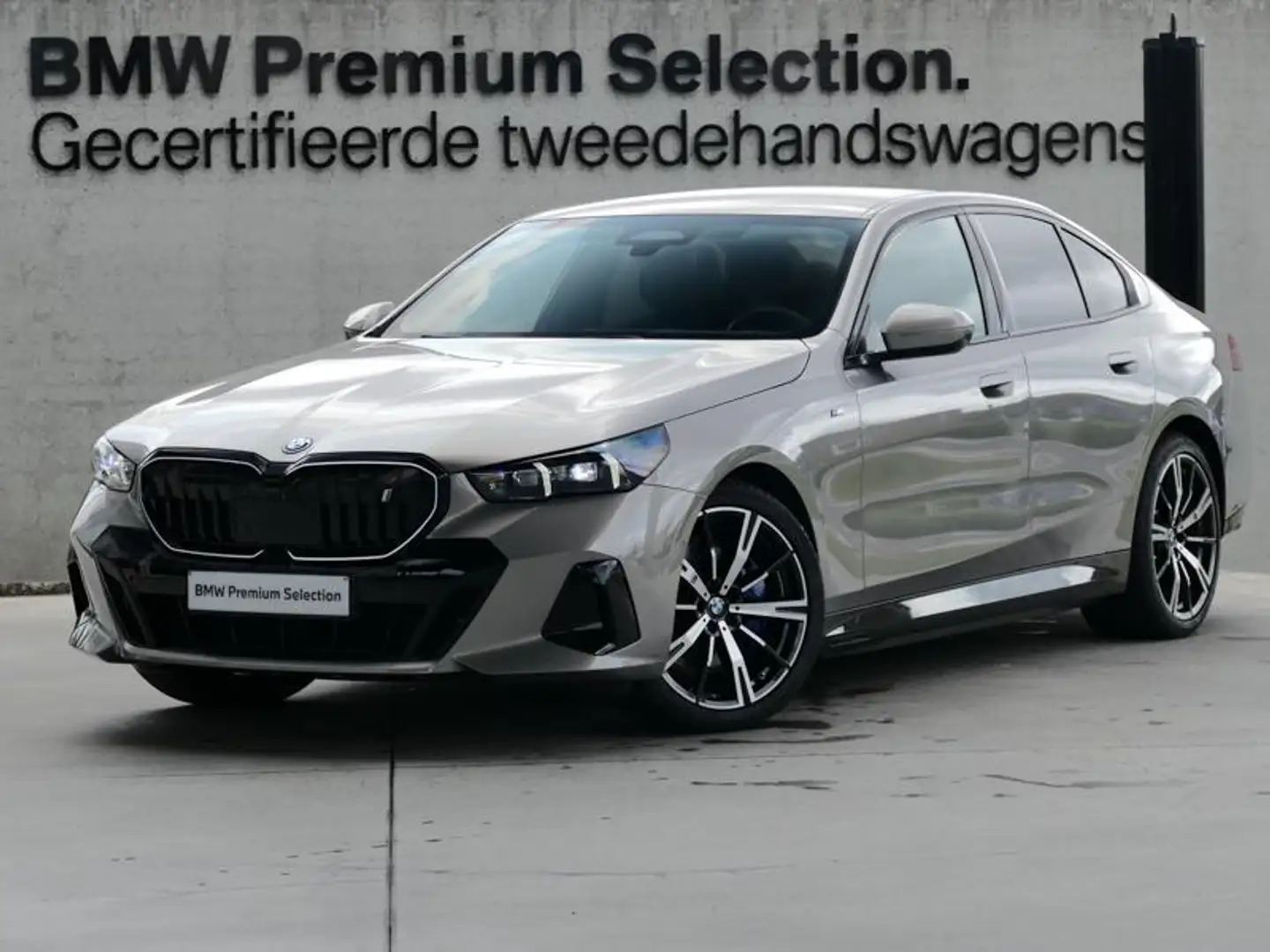 BMW i5 eDrive40 Berline M Sport PRO | Grijs - 1