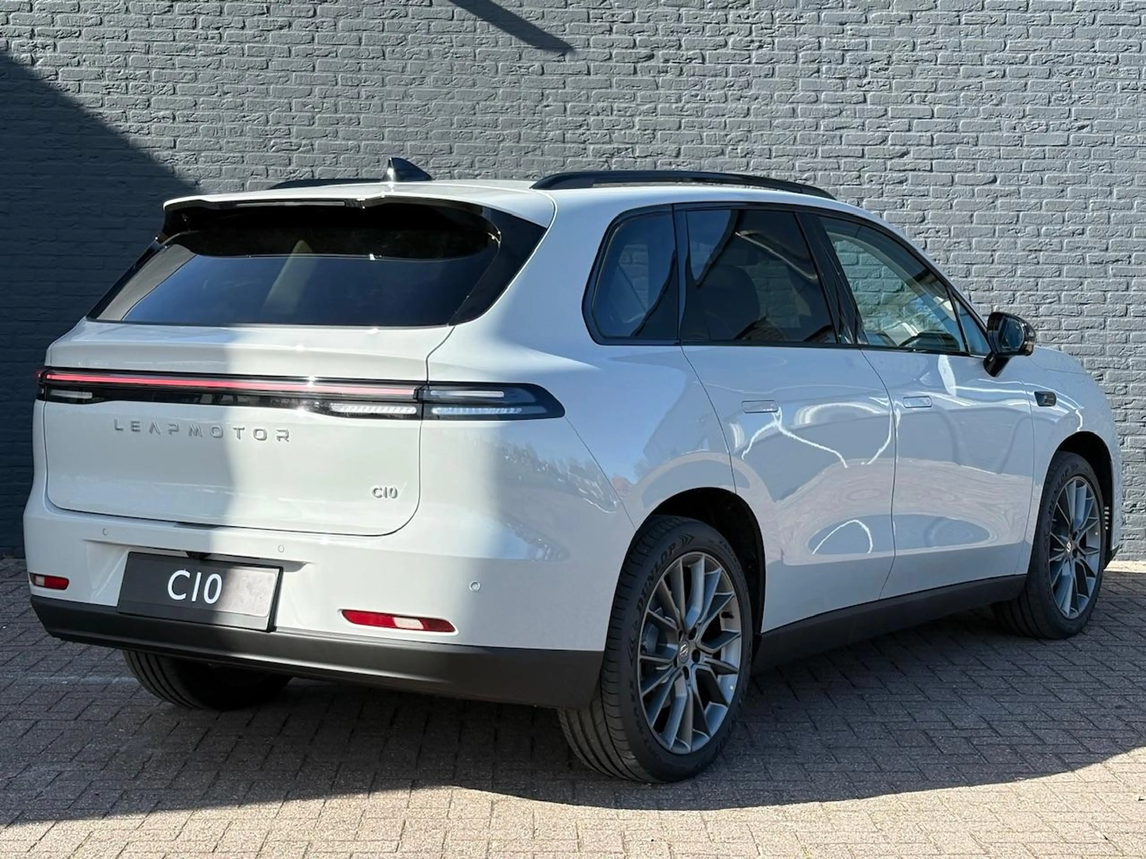 Leapmotor C10 REEV 28,4 kWh 215pk Design | 950 Km WLTP | | Adapt — photo 8
