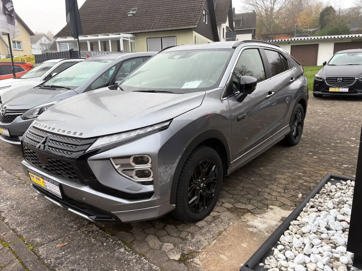 Mitsubishi Eclipse Cross 2.4 PLUG-IN HYBRID BLACK Grau - 2