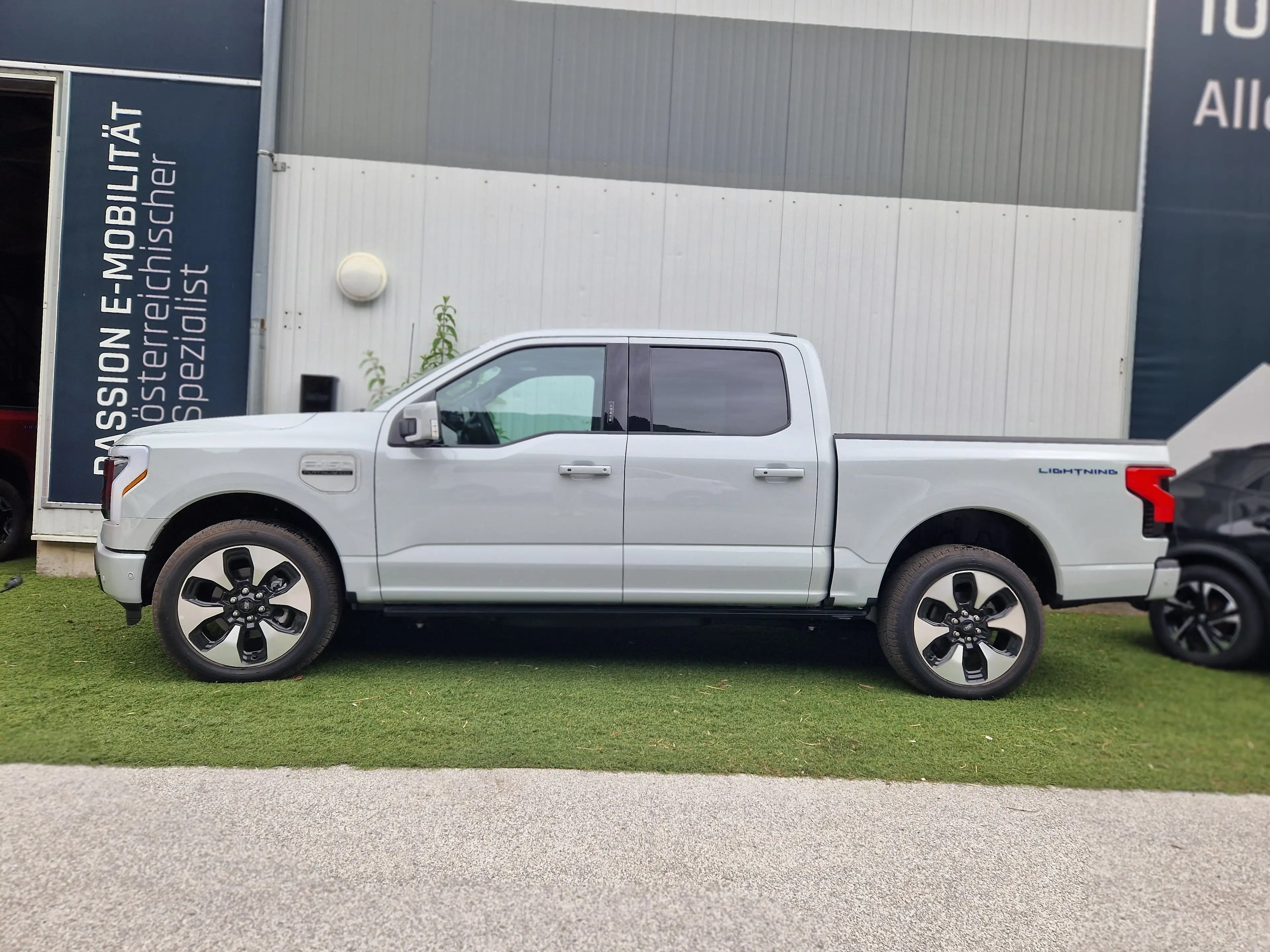 Ford F 150 Lightning 133kWh LARIAT - voller Vorsteuerabzug