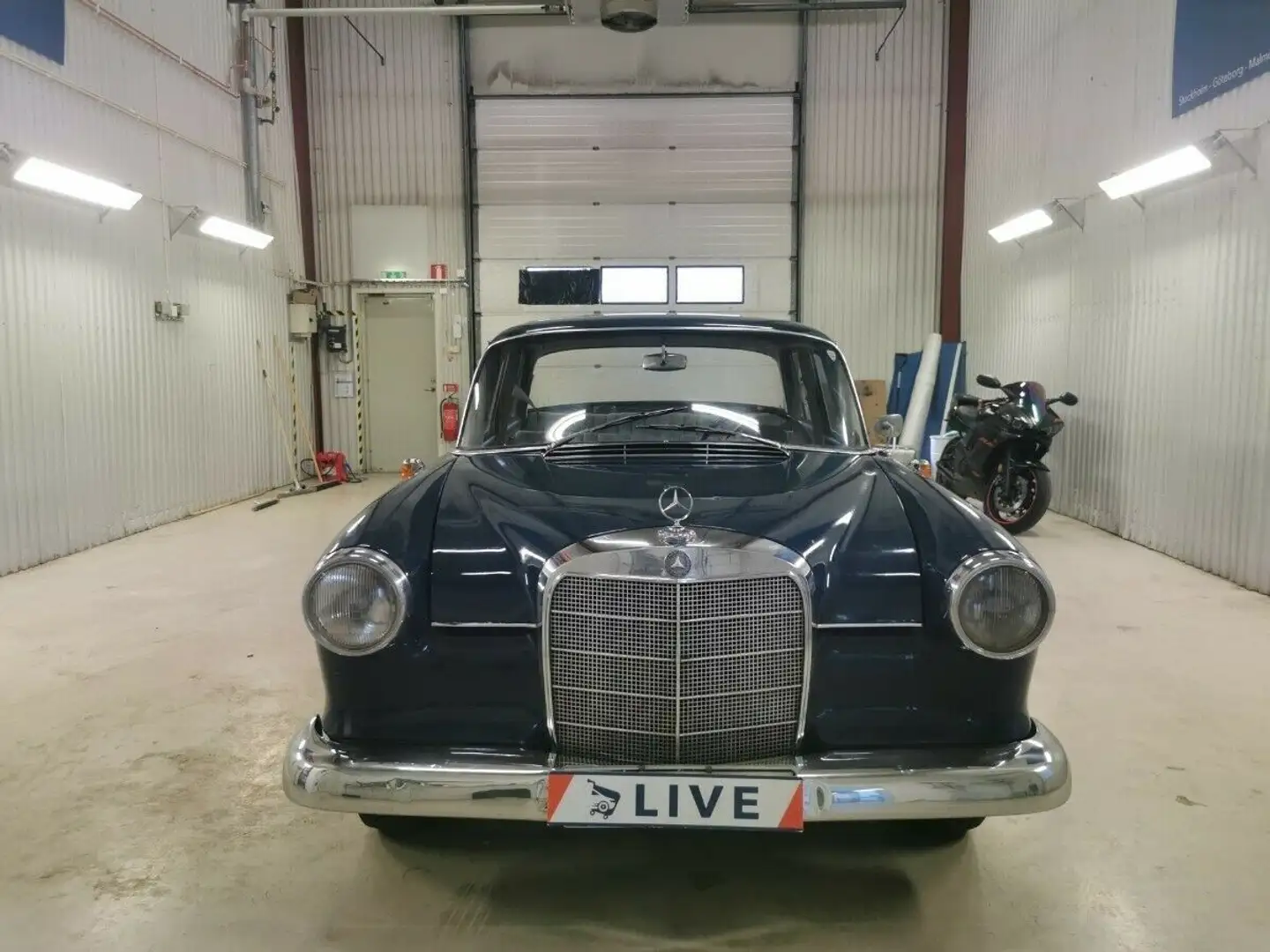 Mercedes-Benz 190 OLDTIMER 190 HECKFLOSSE IMPORT AUS SCHWEDEN Bleu - 2
