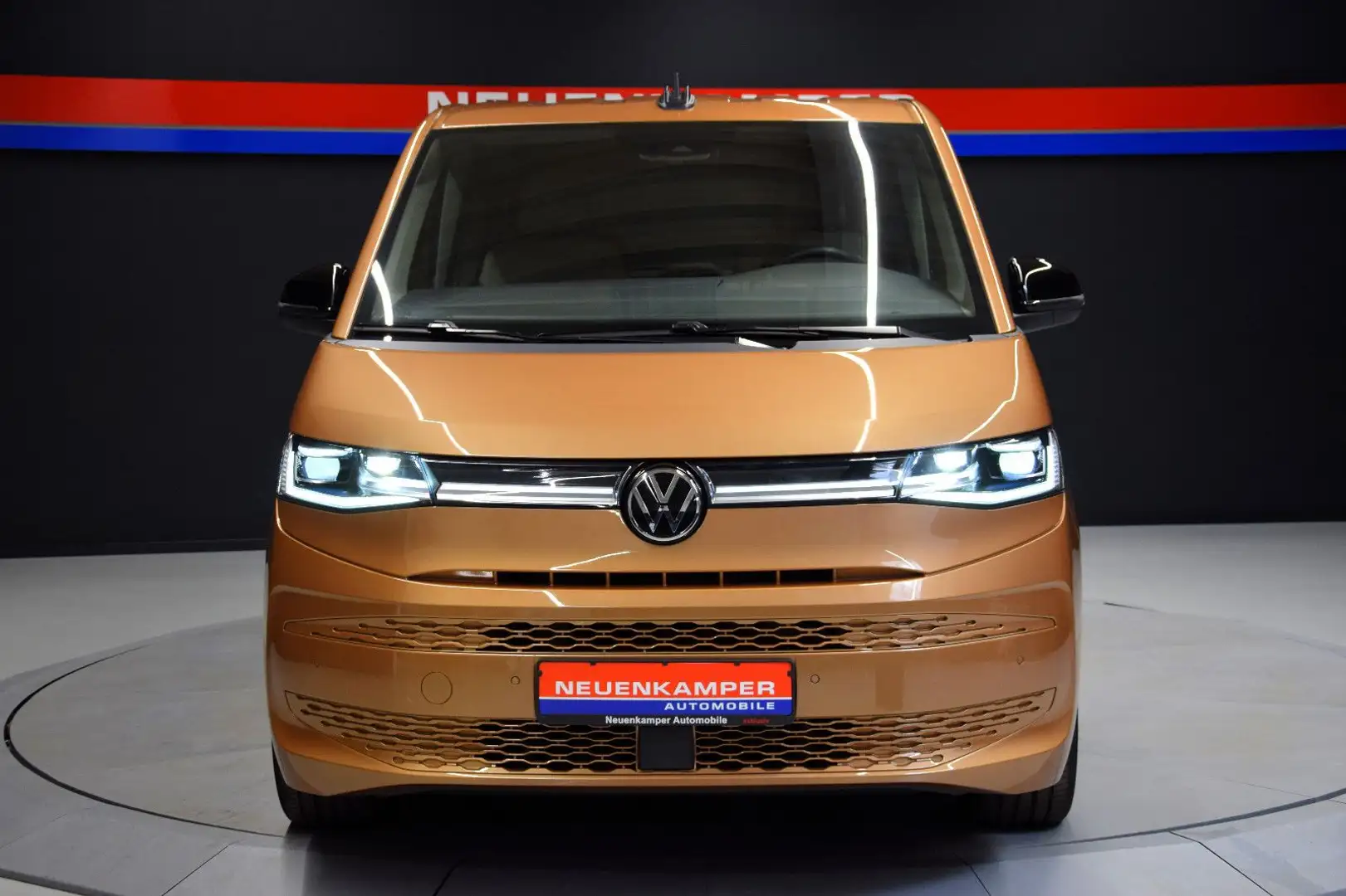 Volkswagen T7 Multivan Style 7 Stz. ACC Matrix el.AHK Alcan Or - 2