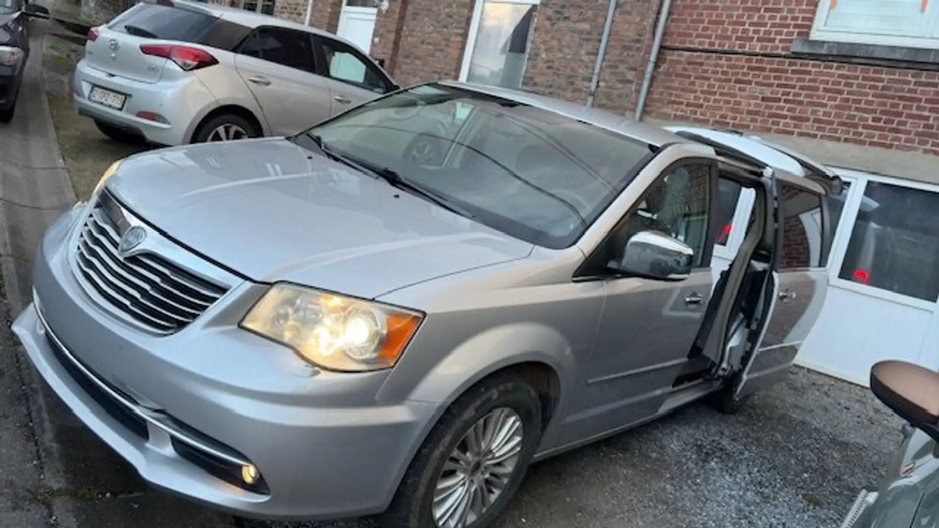 Lancia Voyager Voyager 2.8 MultiJet Platinum Line Argent - 1