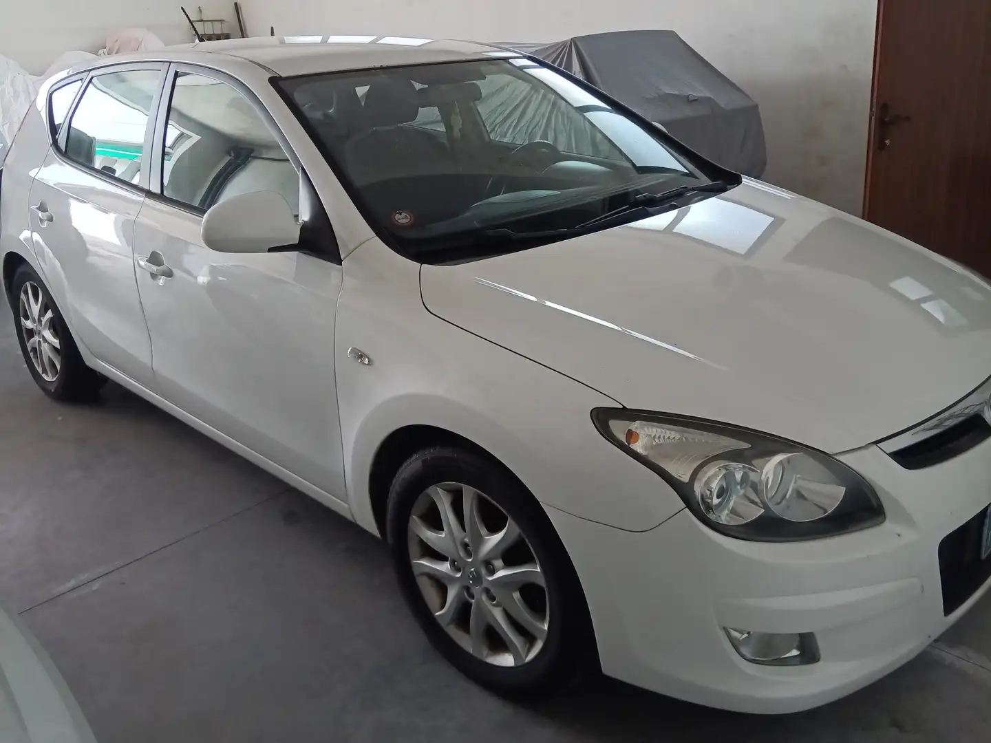 Hyundai i30 i20 5p 1.6 crdi vgt Premium Biały - 2