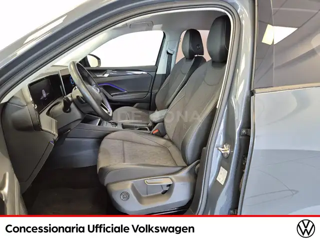 Volkswagen Tiguan view 8