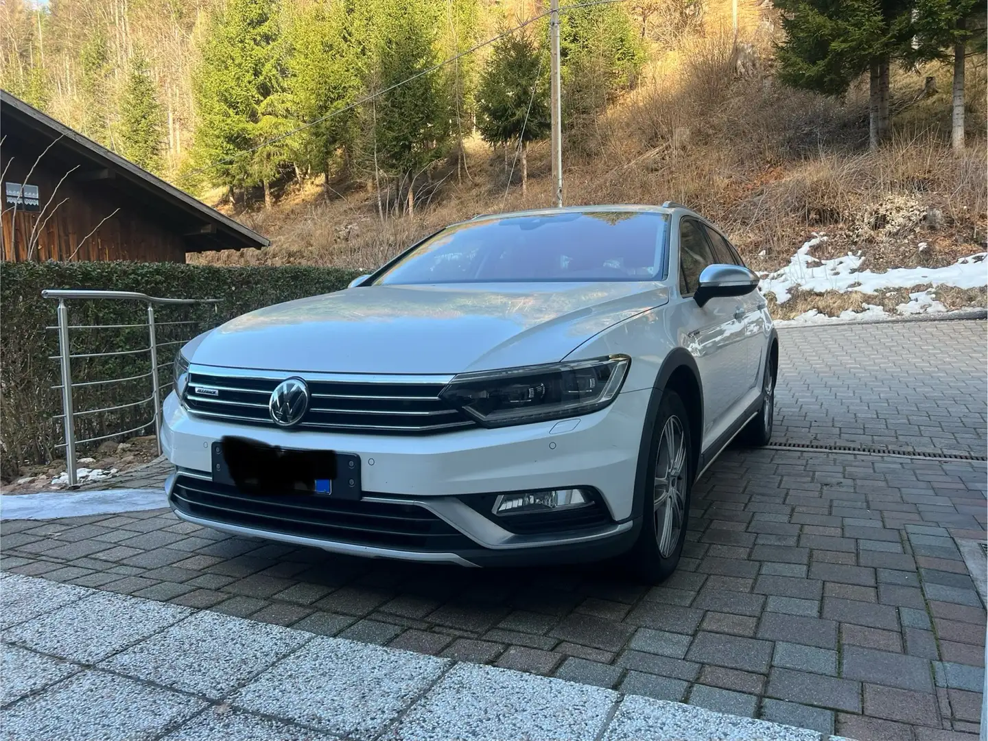 Volkswagen Passat Alltrack 2.0 TDI SCR 4Motion DSG Bianco - 1