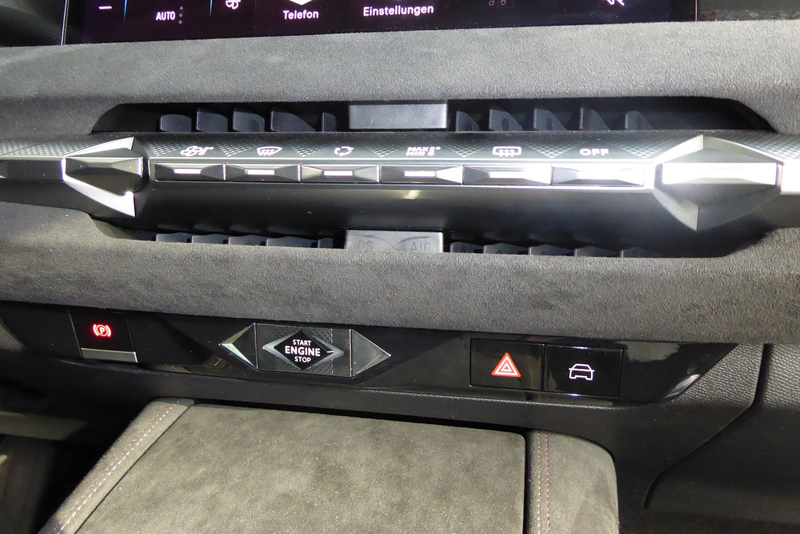 DS Automobiles DS 4 Performance Line Automatik Schiebedach — photo 12