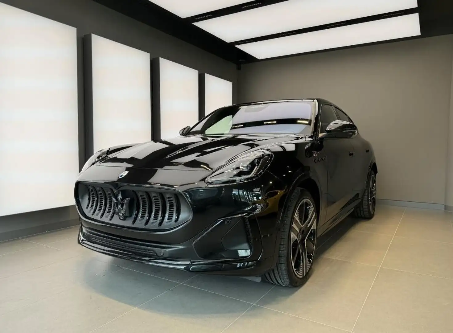 Maserati Grecale PanoDach,360°Kamera,HeadUp,MY25/26 Schwarz - 1