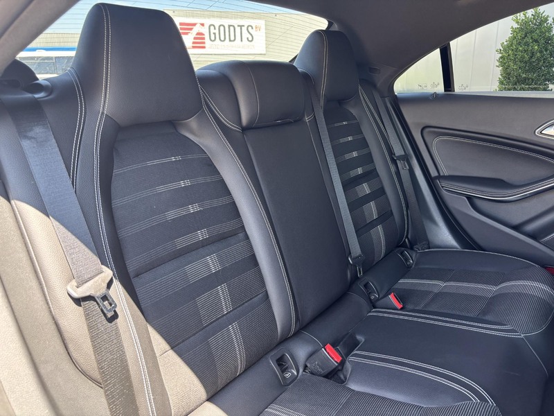 Mercedes-Benz CLA 180 CLA Urban — photo 11