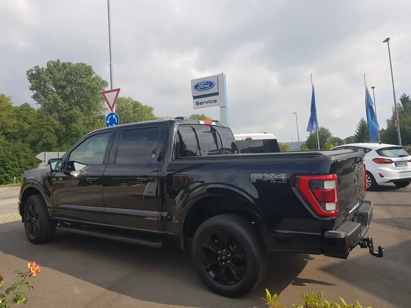 Ford F 150 Lariat Black Edition V8 Doppelkabine Negro - 1